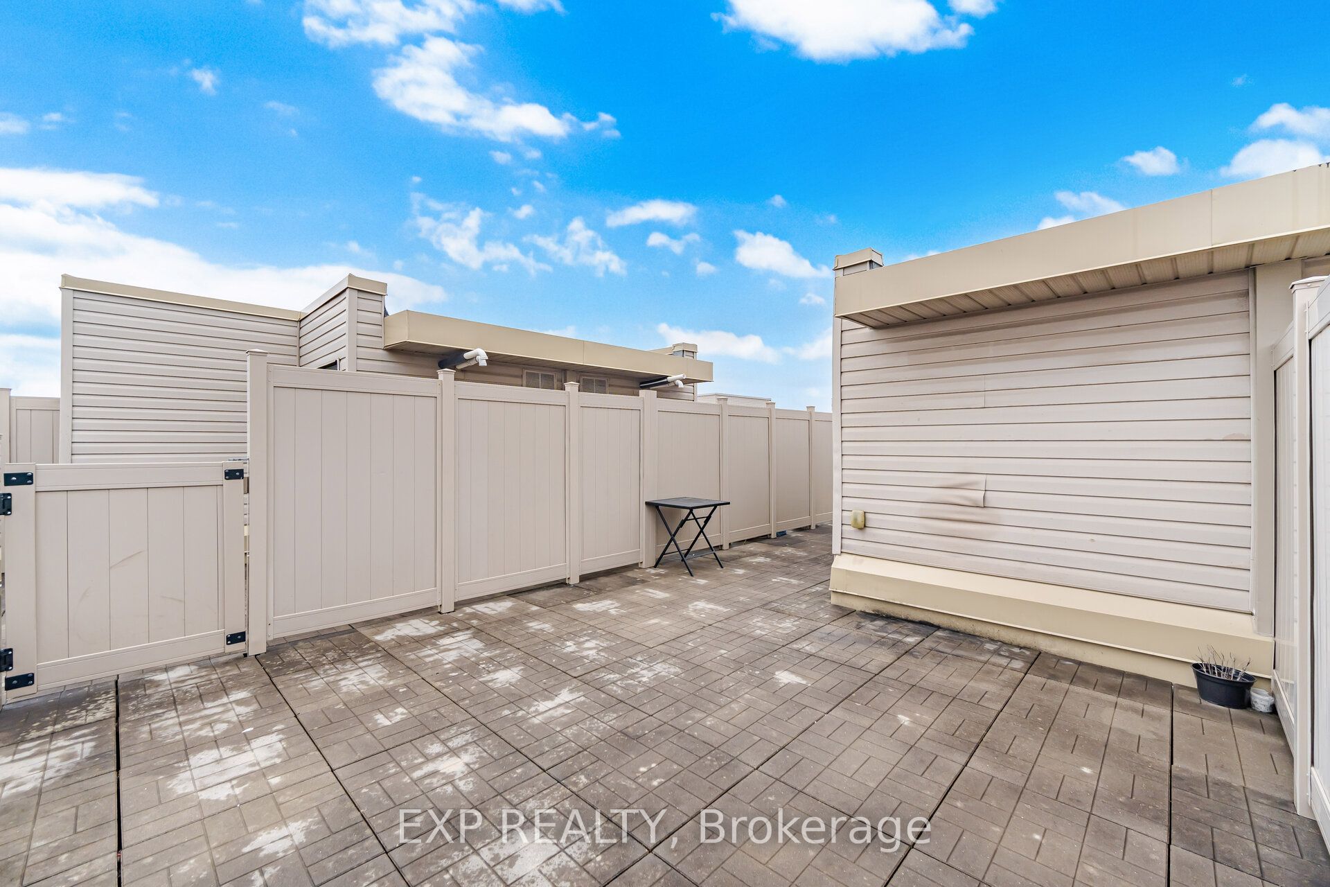 60 Winston Park Boulevard 66 Property Photo 33