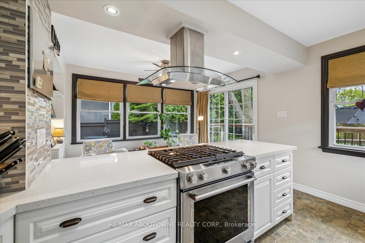316 River Side Drive Property Photo 12