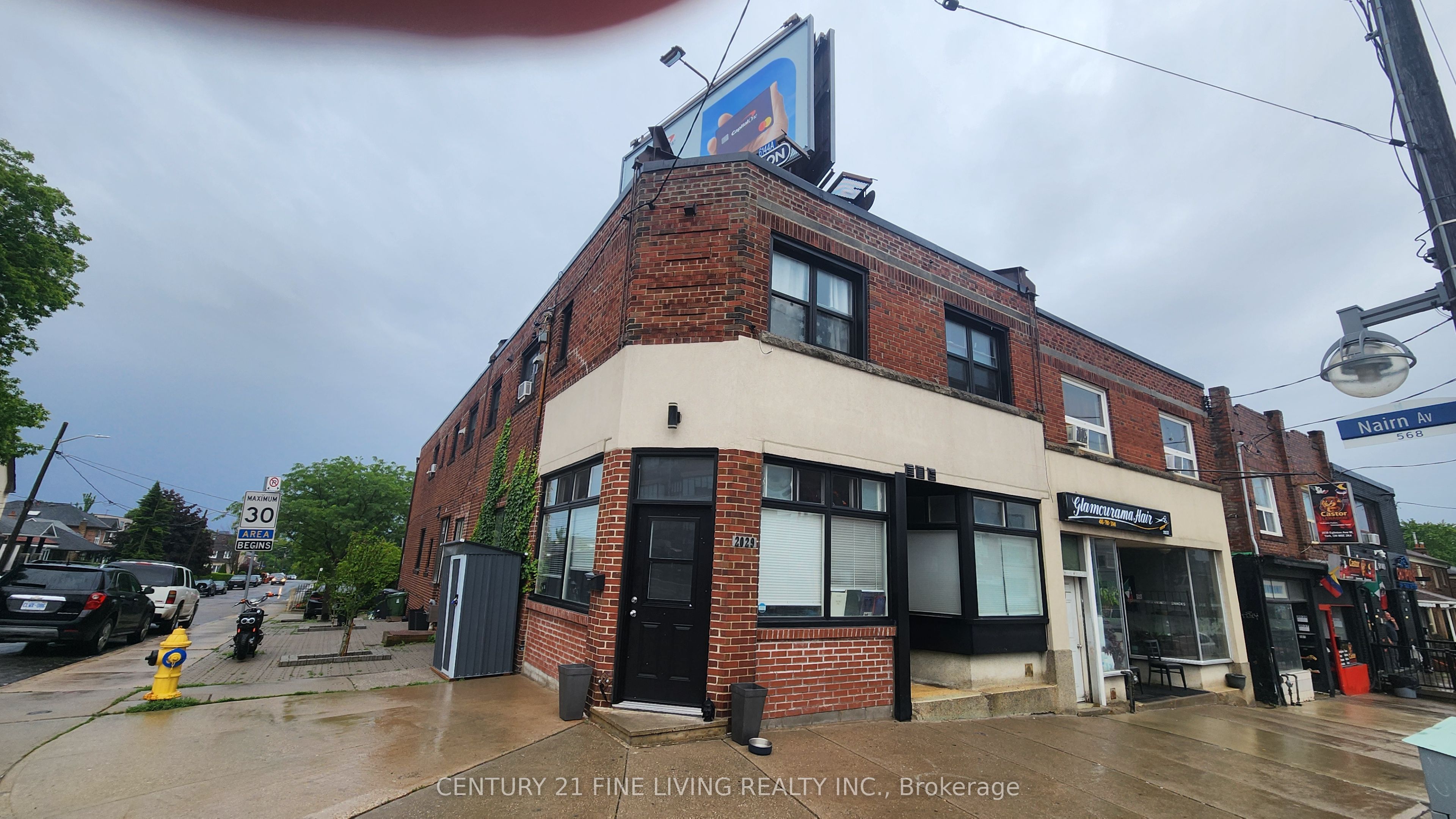 2029-2031 Eglinton Avenue W Property Photo 3