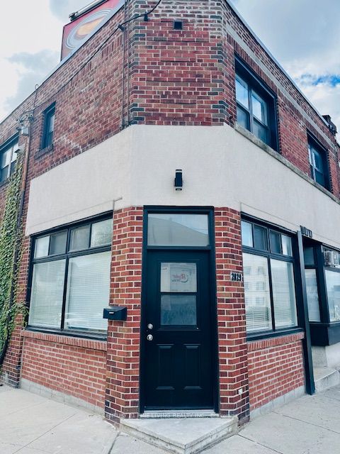 2029-2031 Eglinton Avenue W Property Photo 4