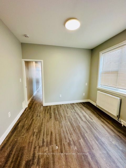 2029-2031 Eglinton Avenue W Property Photo 21