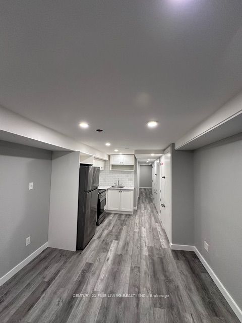 2029-2031 Eglinton Avenue W Property Photo 28