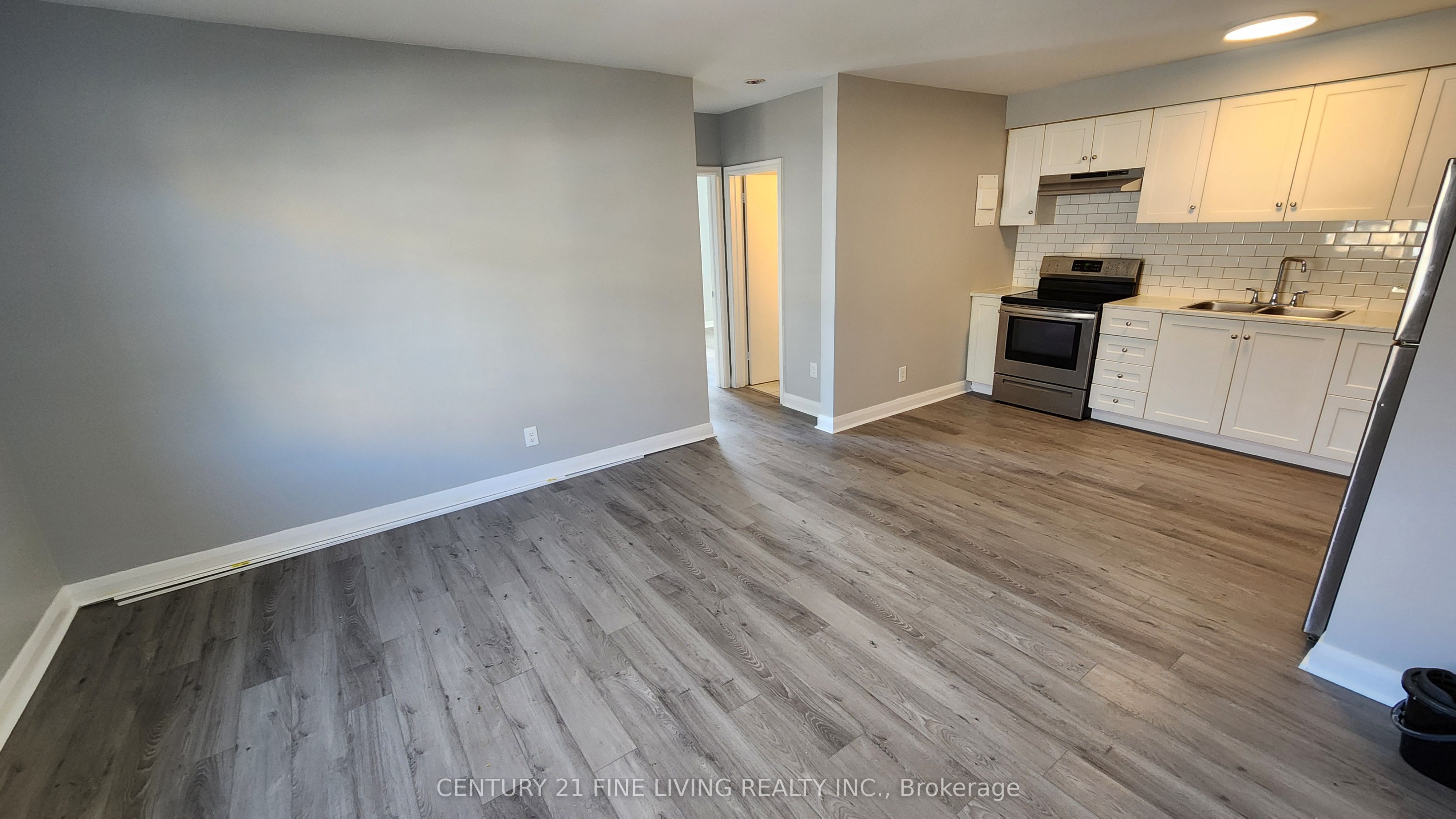 2029-2031 Eglinton Avenue W Property Photo 39