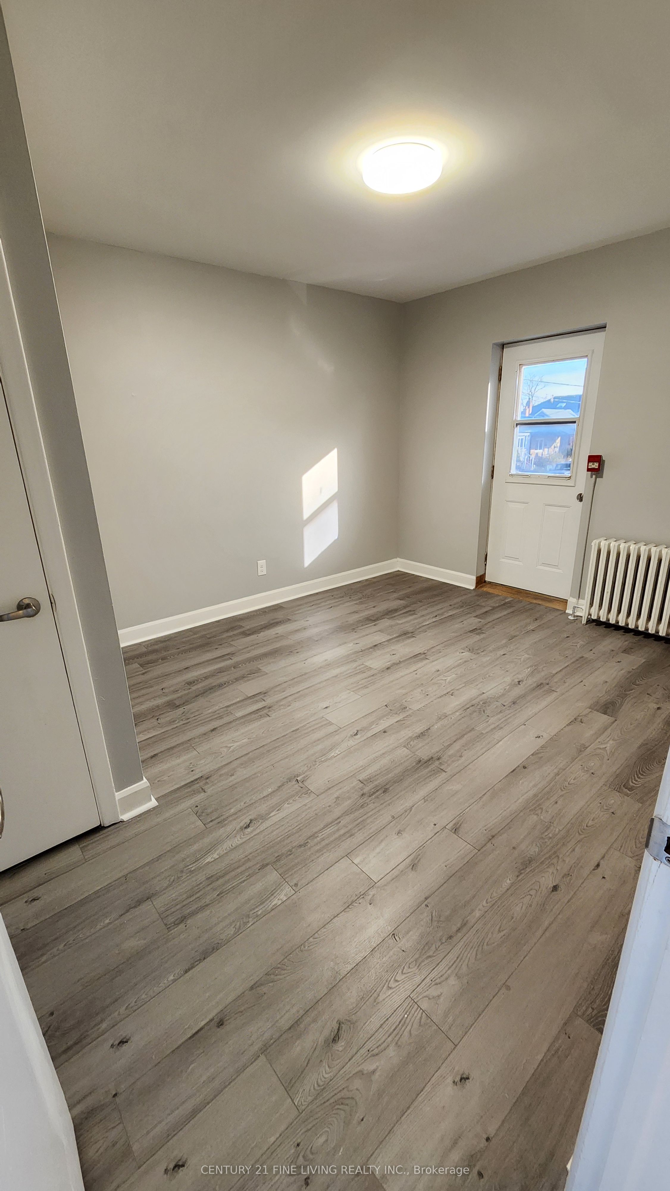 2029-2031 Eglinton Avenue W Property Photo 44
