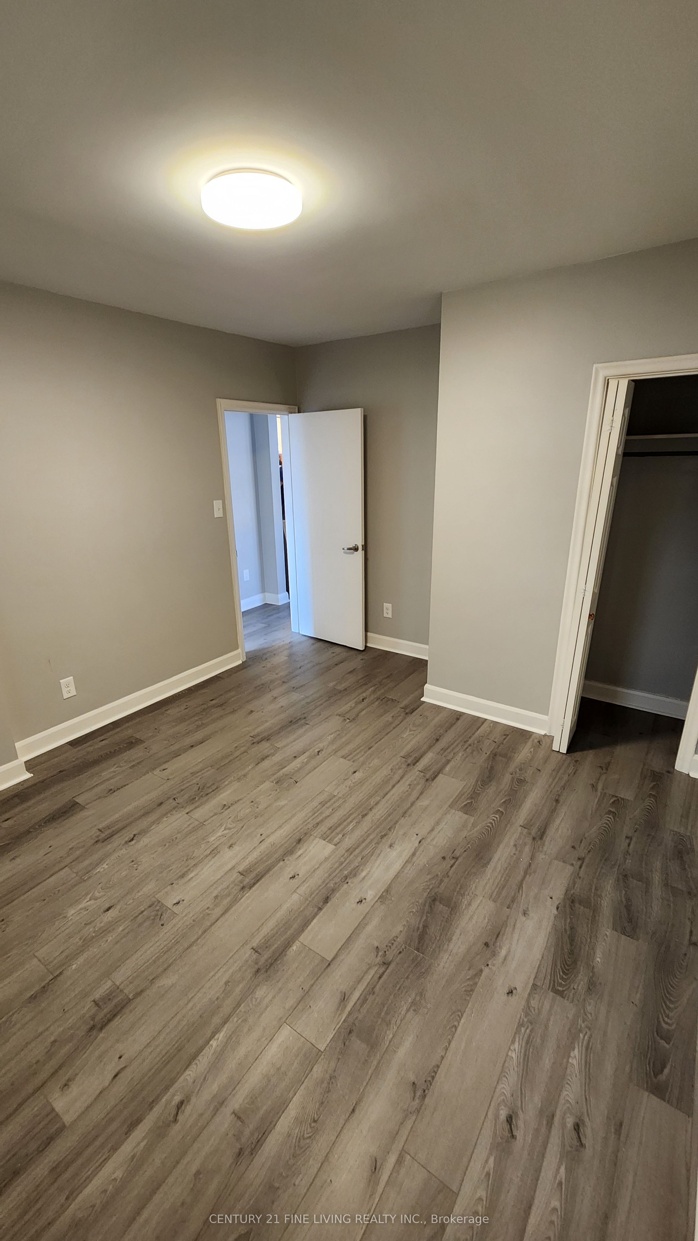 2029-2031 Eglinton Avenue W Property Photo 45