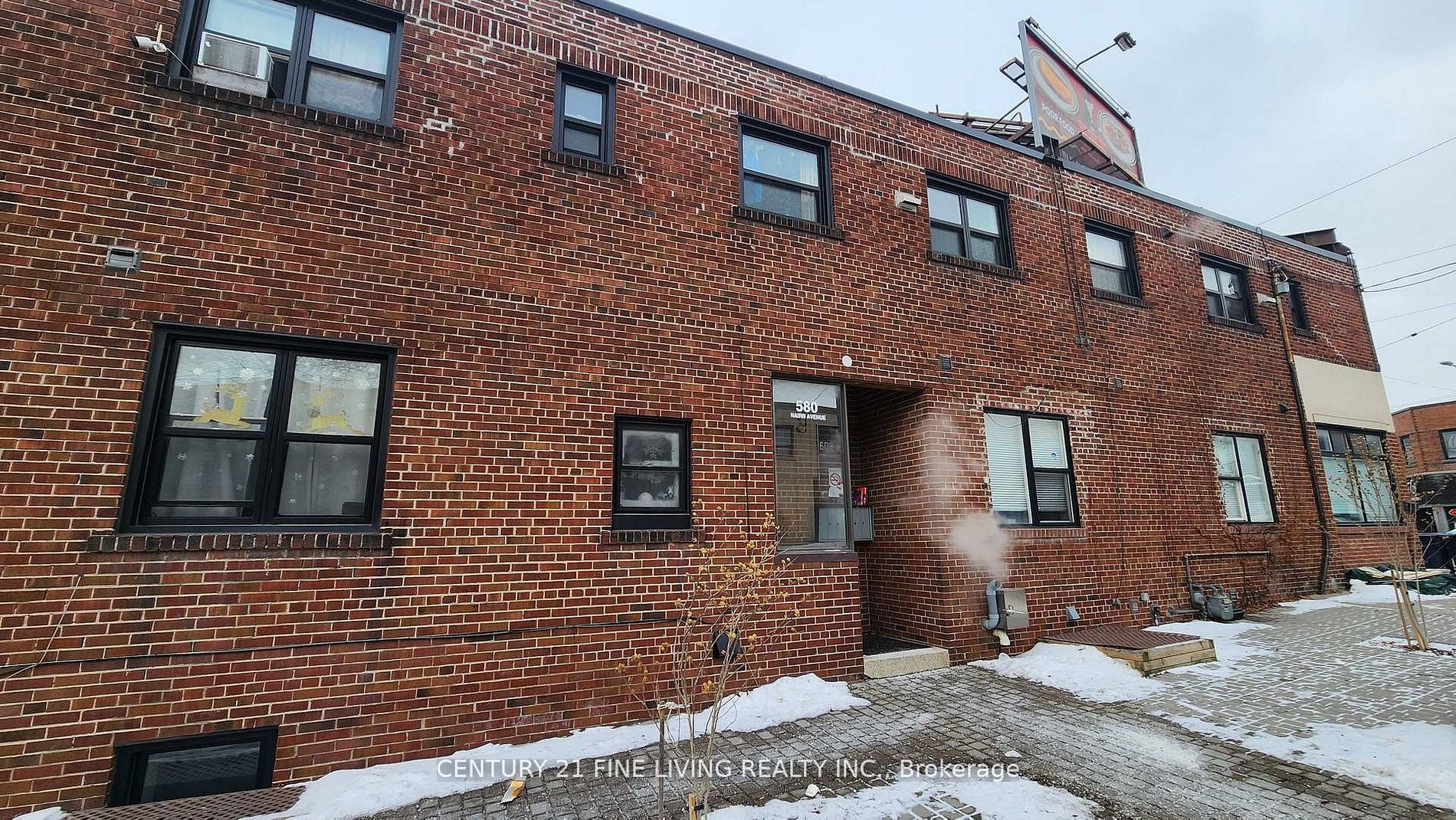 2029-2031 Eglinton Avenue W Property Photo 49