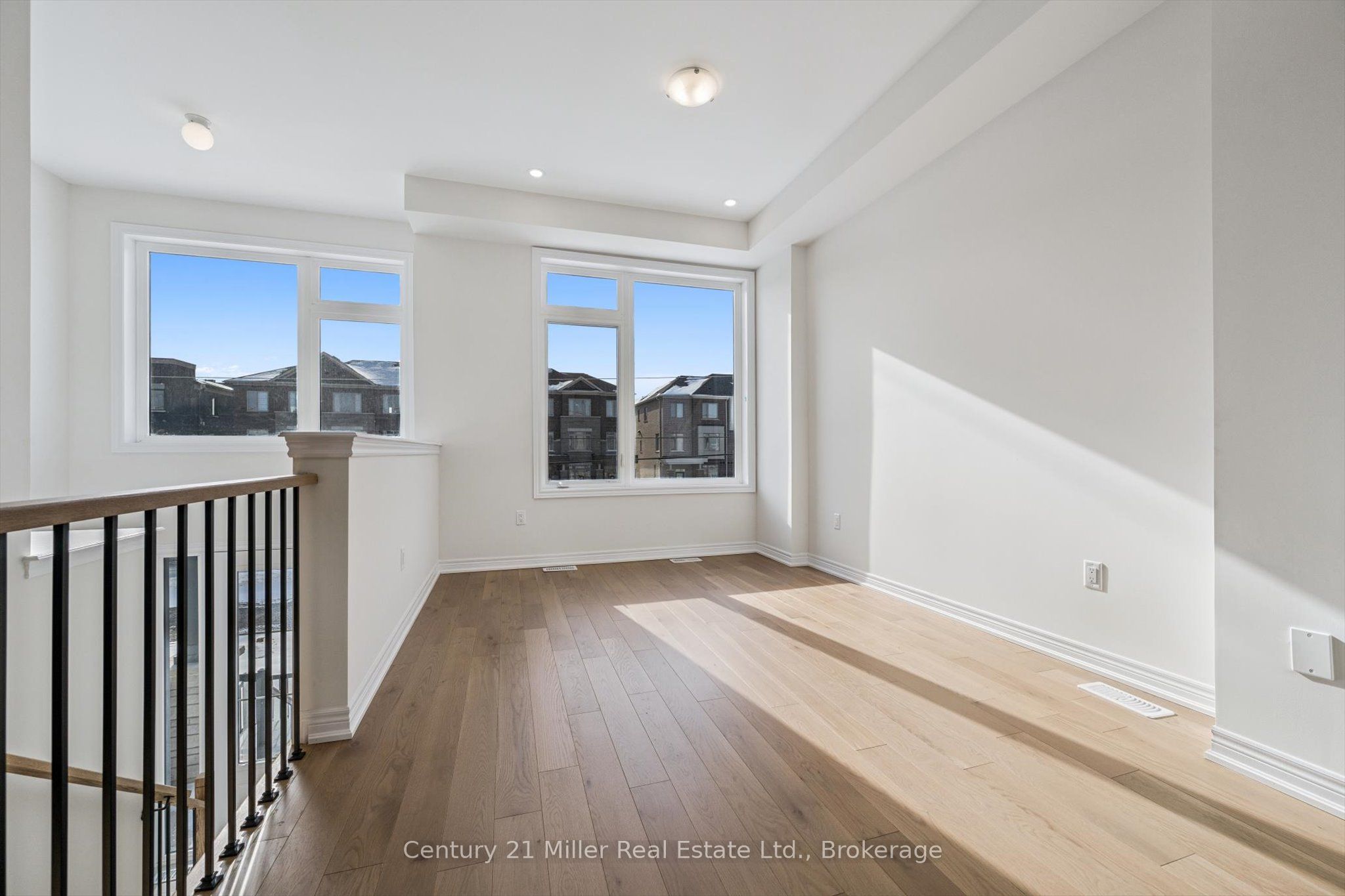 3199 Sixth Line Property Photo 3