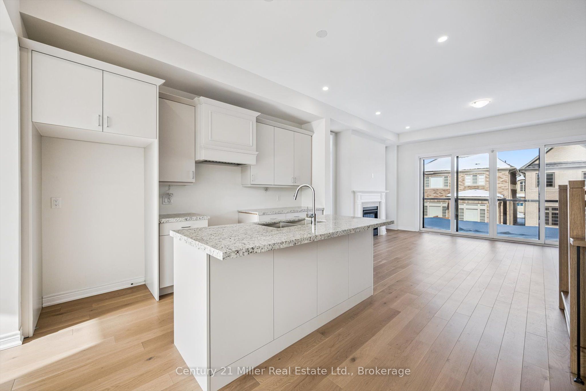 3199 Sixth Line Property Photo 5