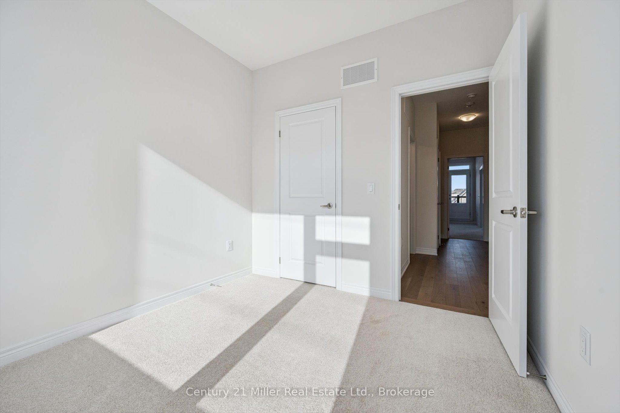 3199 Sixth Line Property Photo 22