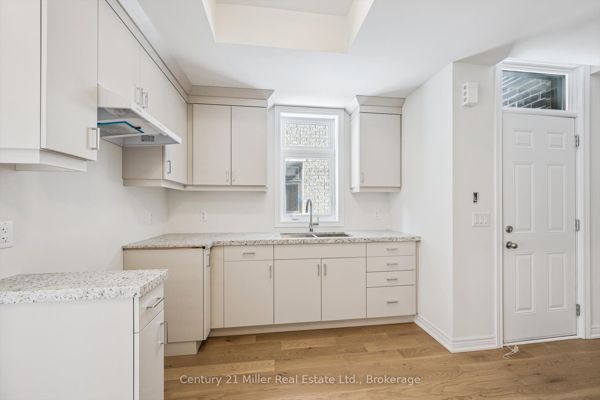 3199 Sixth Line Property Photo 27
