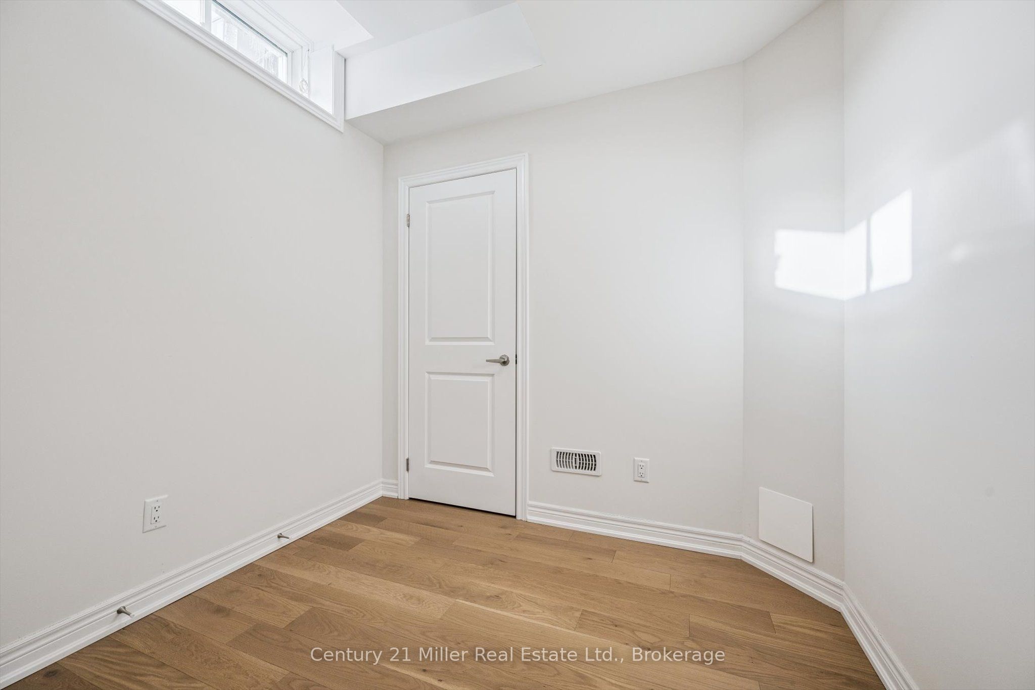 3199 Sixth Line Property Photo 35