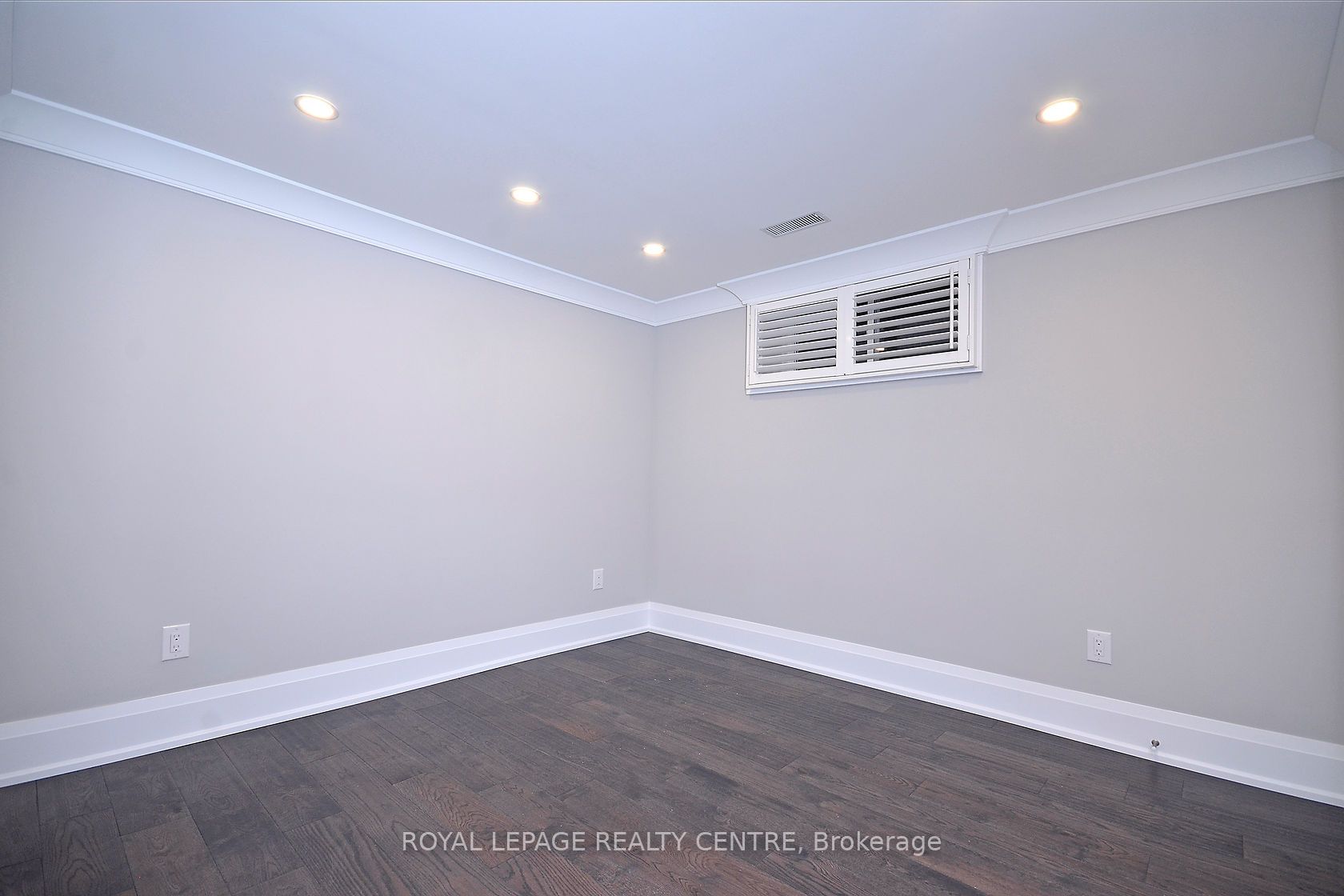326 Slade Crescent Lower Property Photo 21