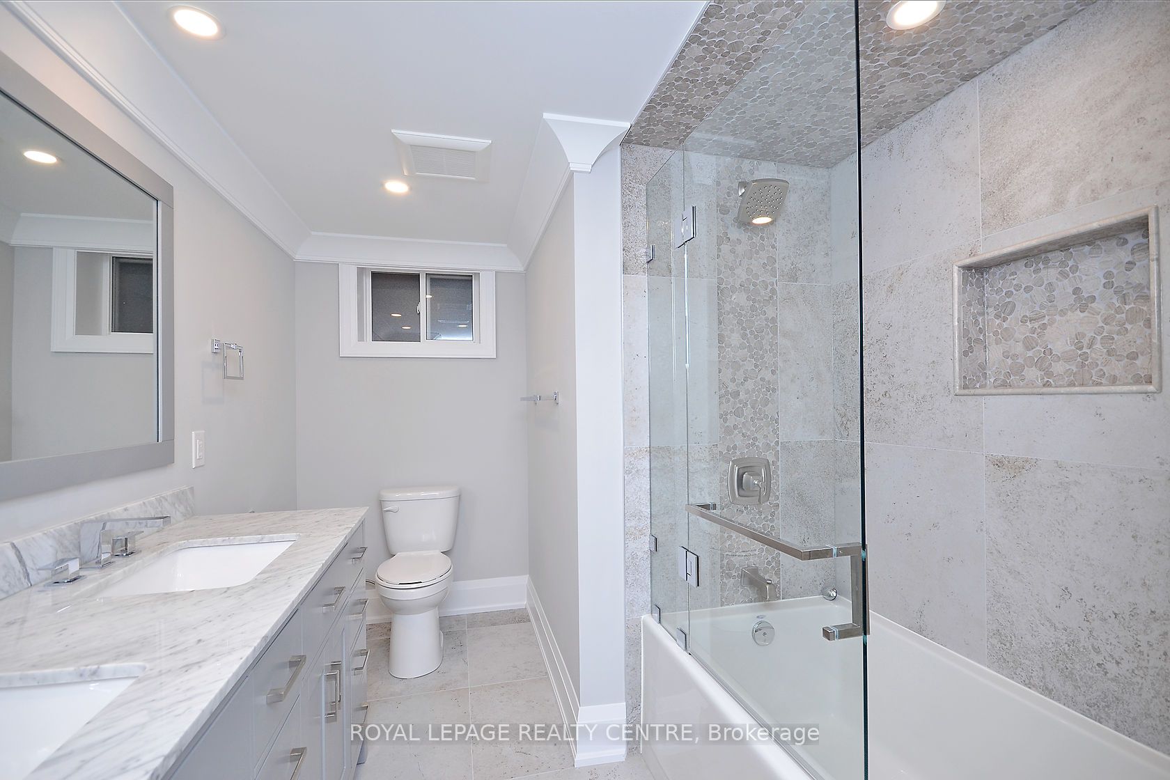326 Slade Crescent Lower Property Photo 23