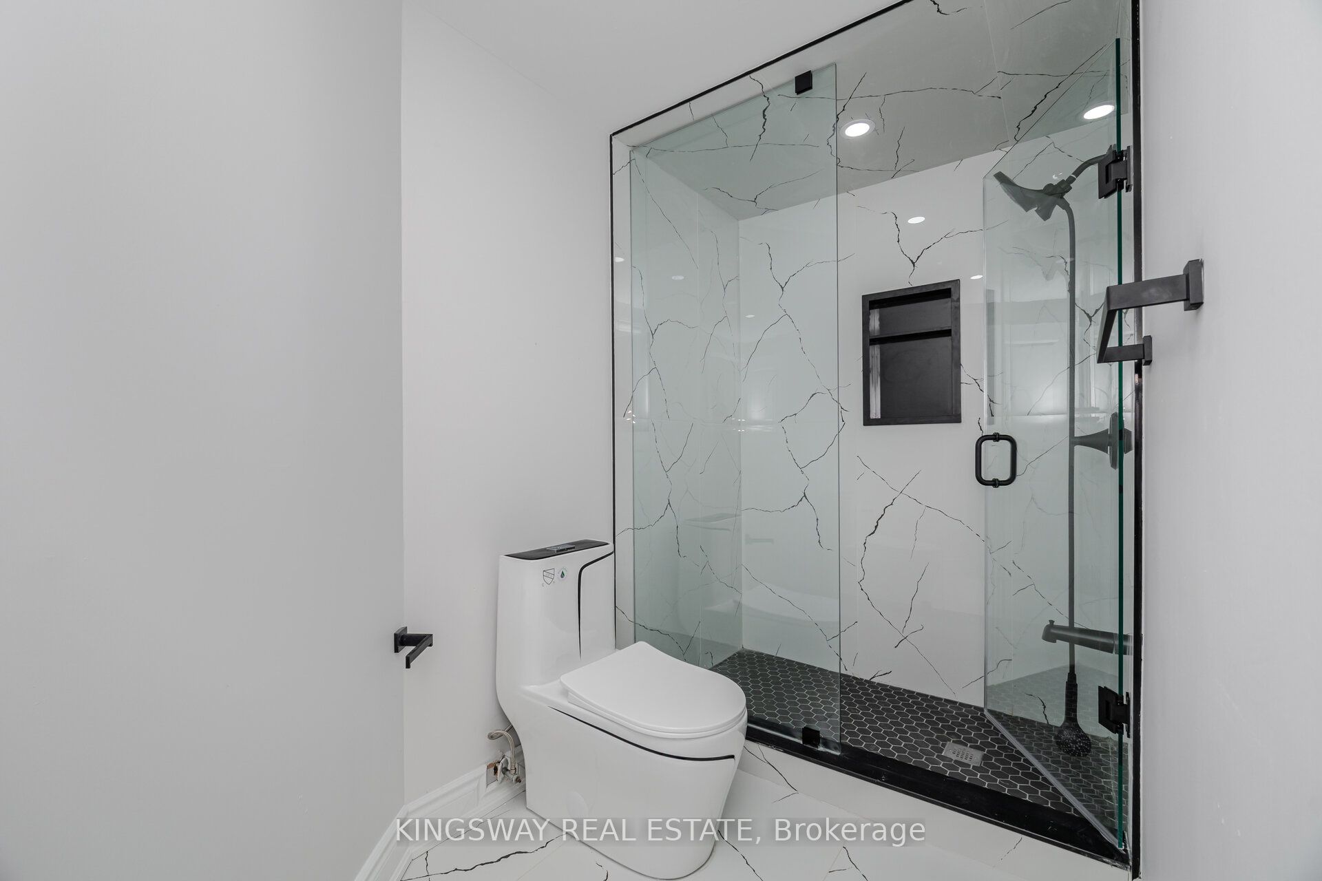 1008 Ceremonial Drive Property Photo 43
