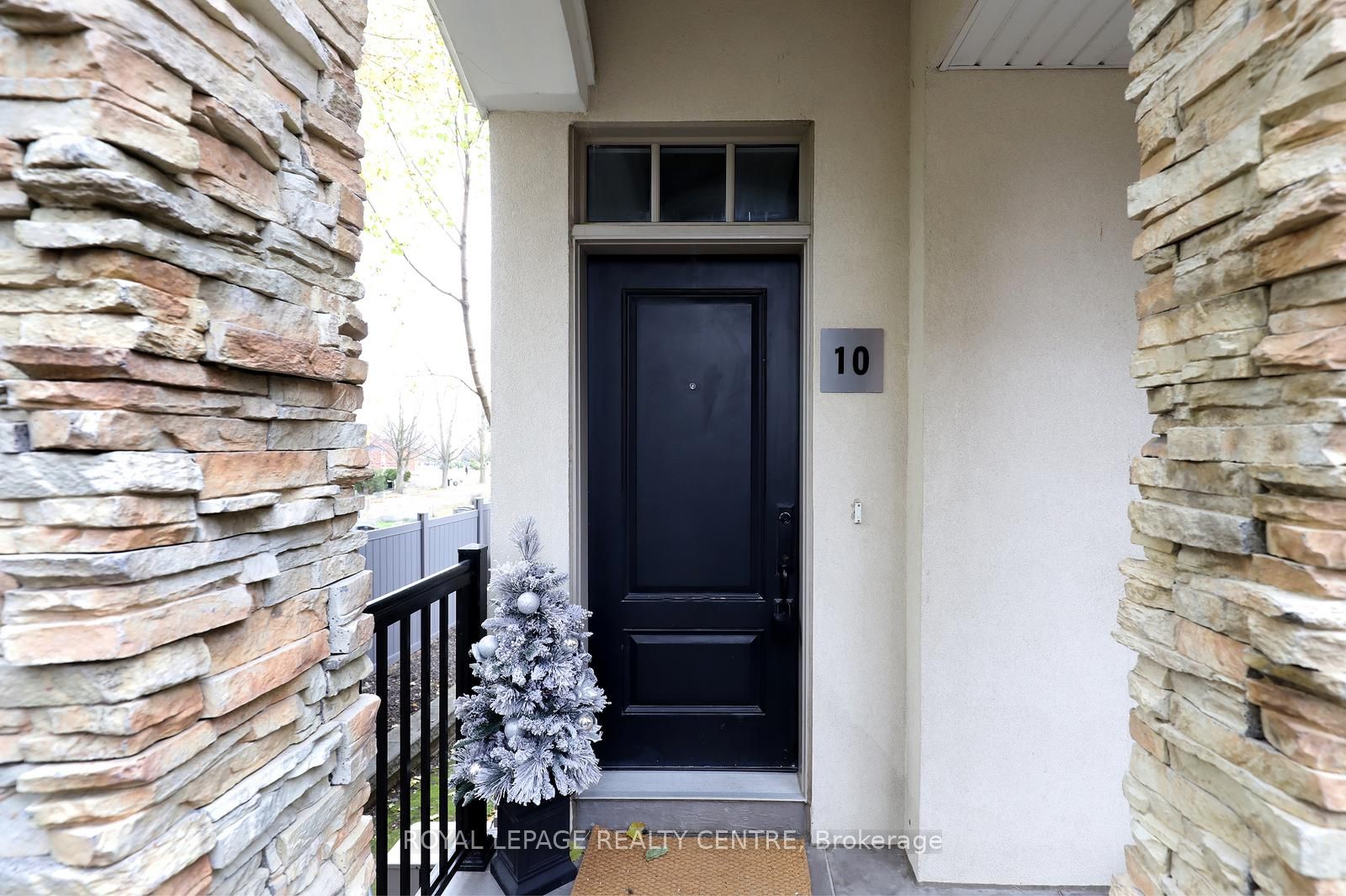 3077 Cawthra Road 10 Property Photo 4