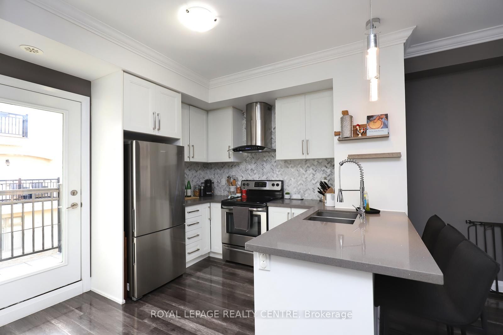3077 Cawthra Road 10 Property Photo 6