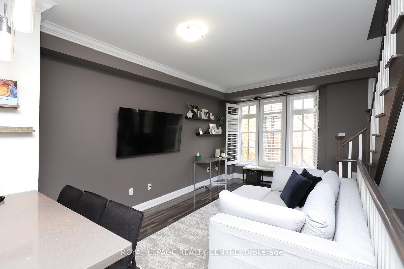 3077 Cawthra Road 10 Property Photo 15