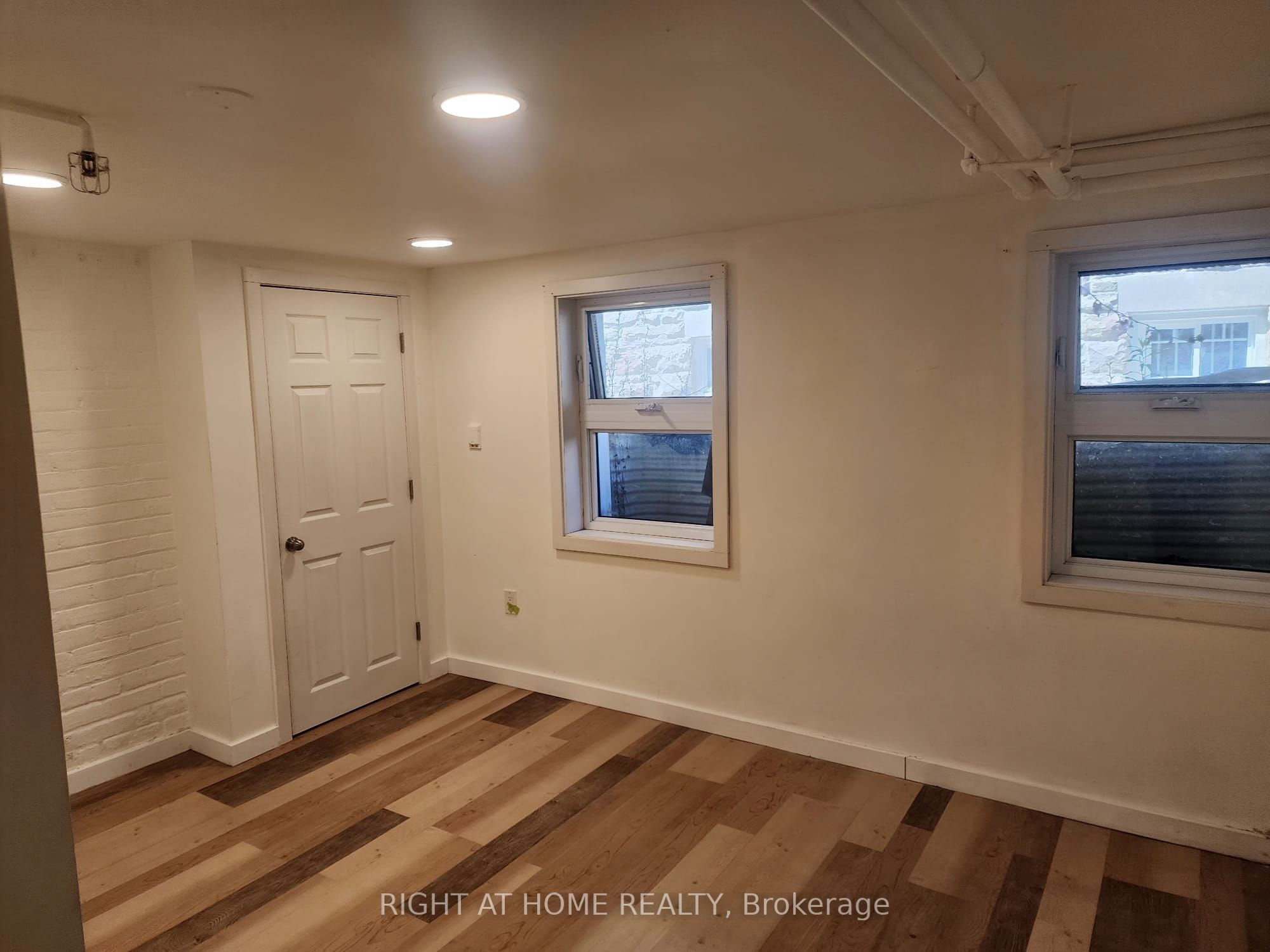 32 High Park Blvd Boulevard Unit B2 Property Photo 1