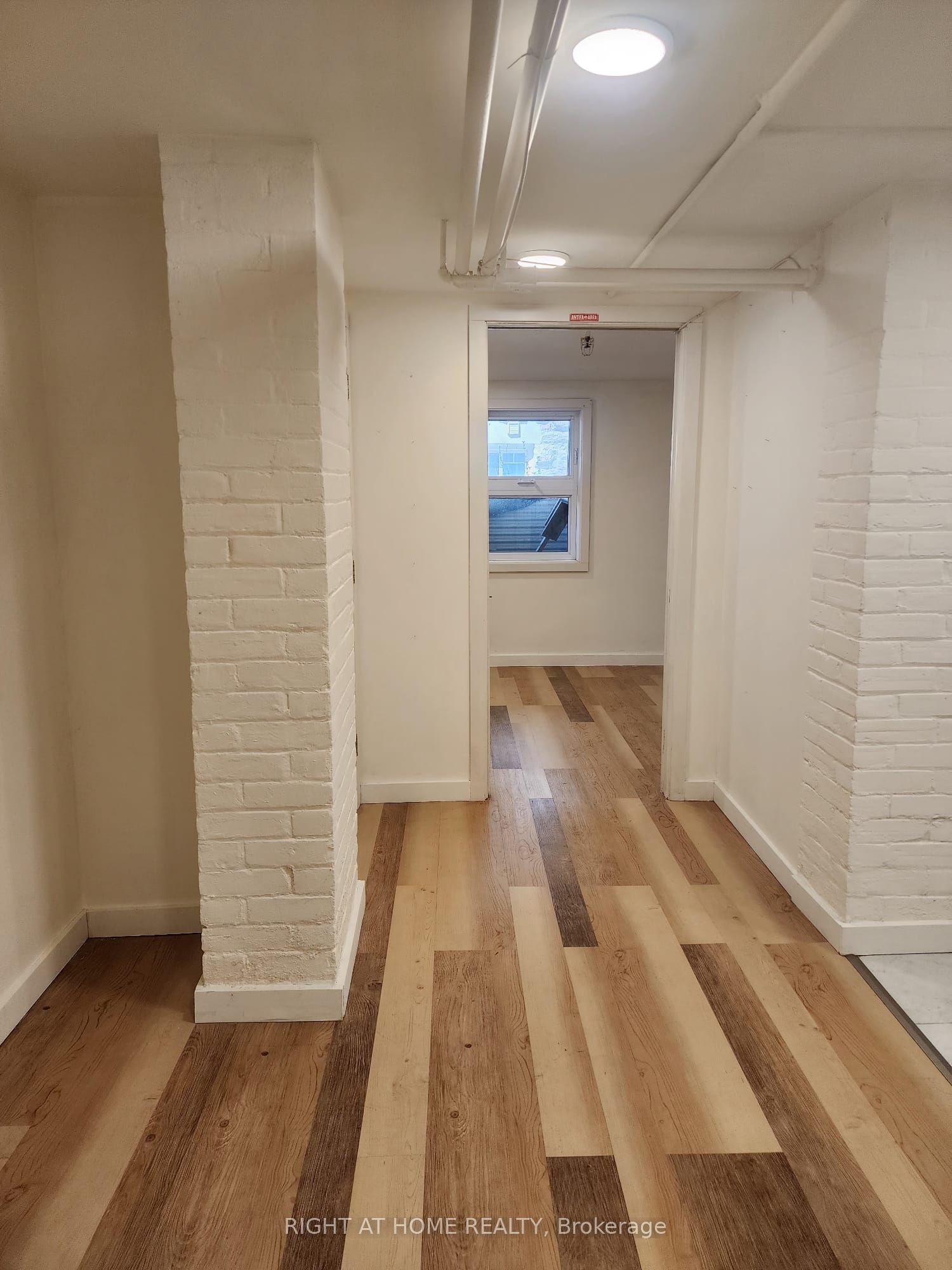 32 High Park Blvd Boulevard Unit B2 Property Photo 2