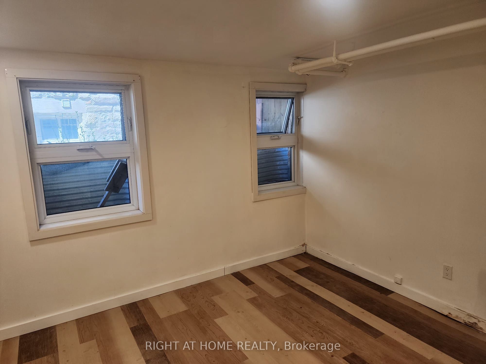 32 High Park Blvd Boulevard Unit B2 Property Photo 5