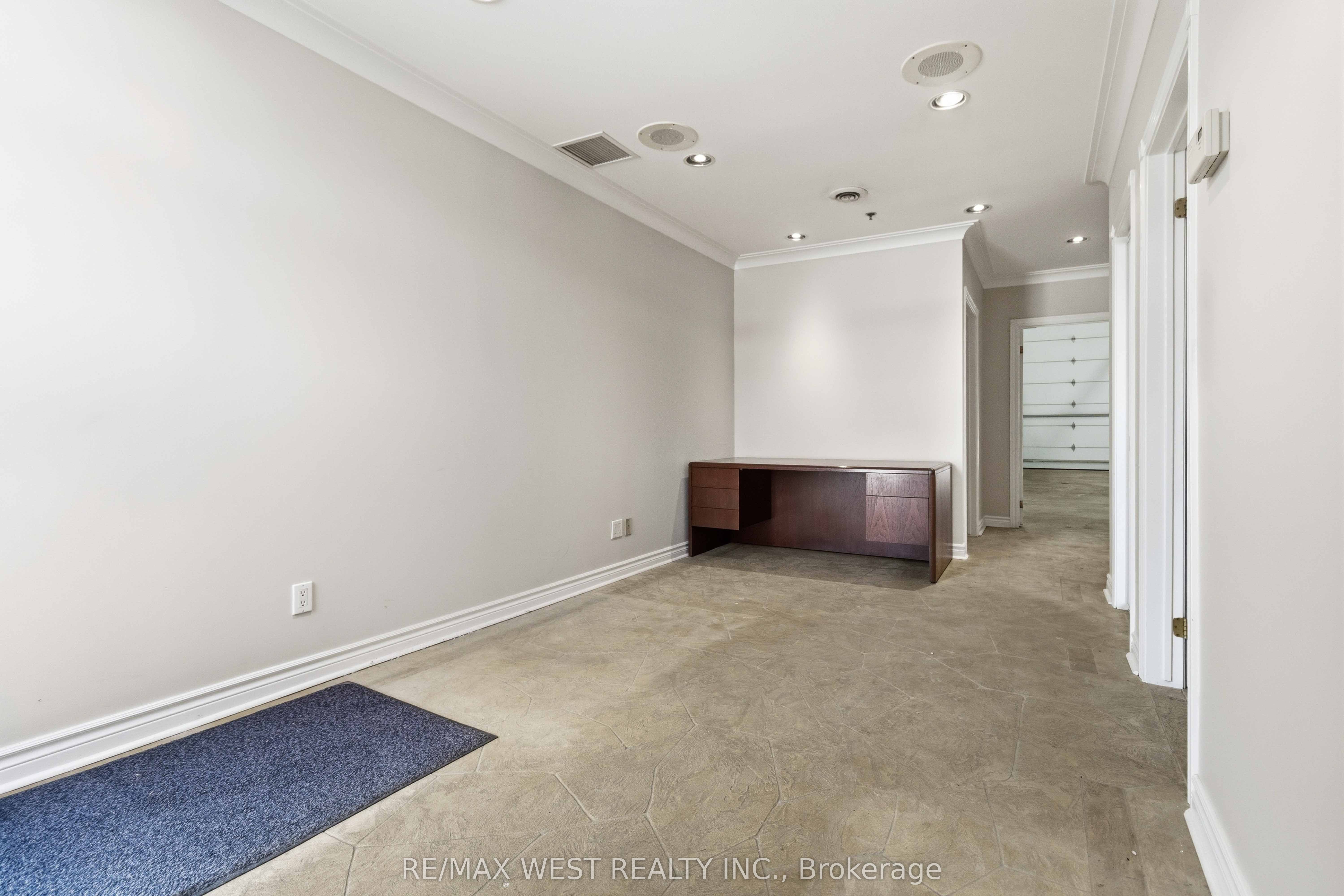1320 Mid-way Boulevard 16 Property Photo 3