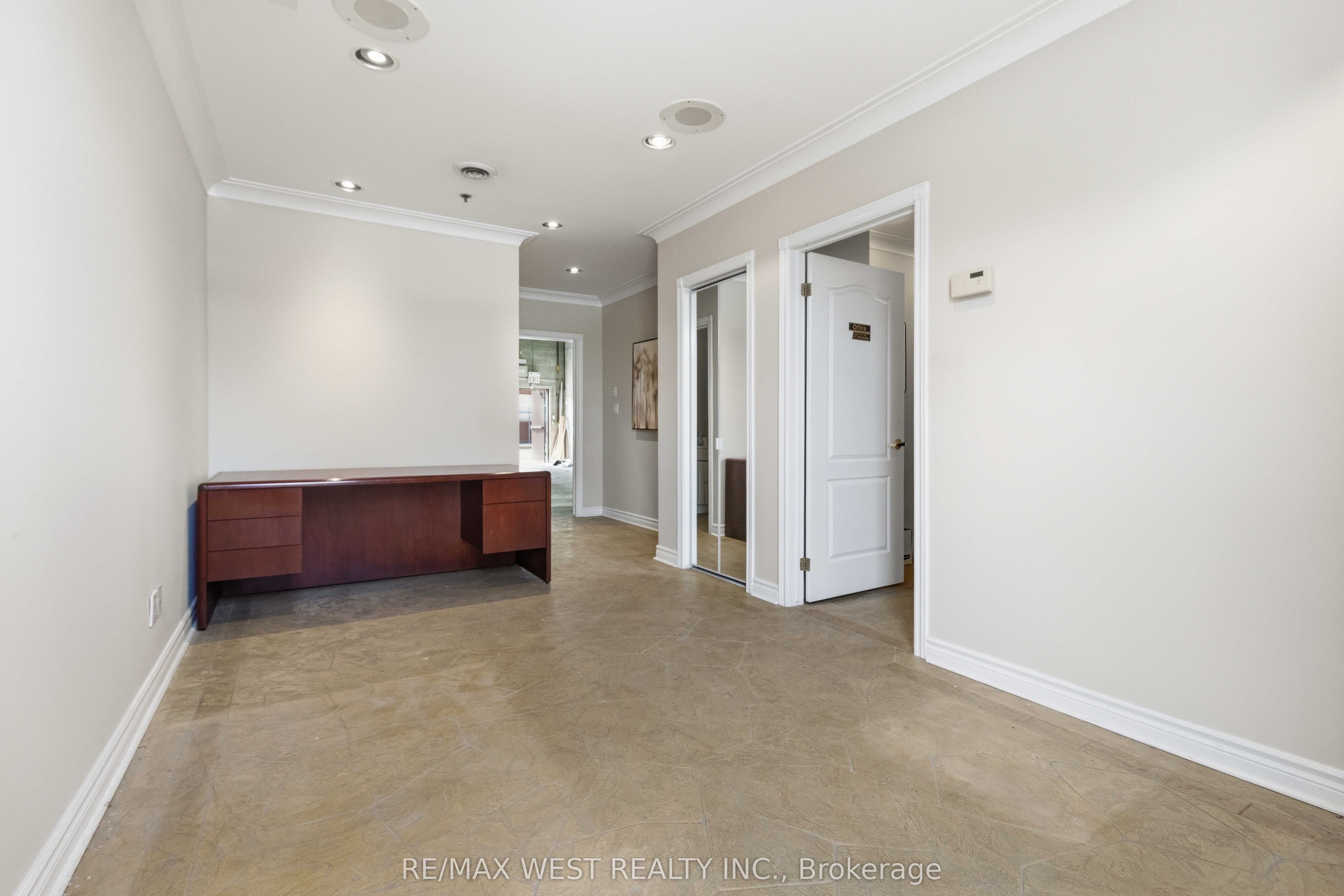 1320 Mid-way Boulevard 16 Property Photo 4