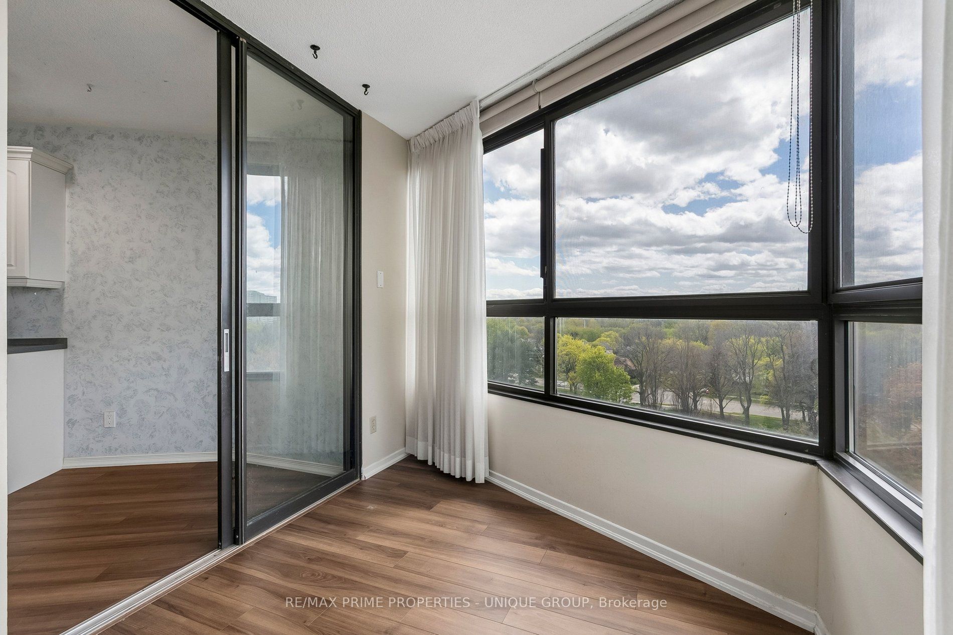 1300 Bloor Street 710 Property Photo 7