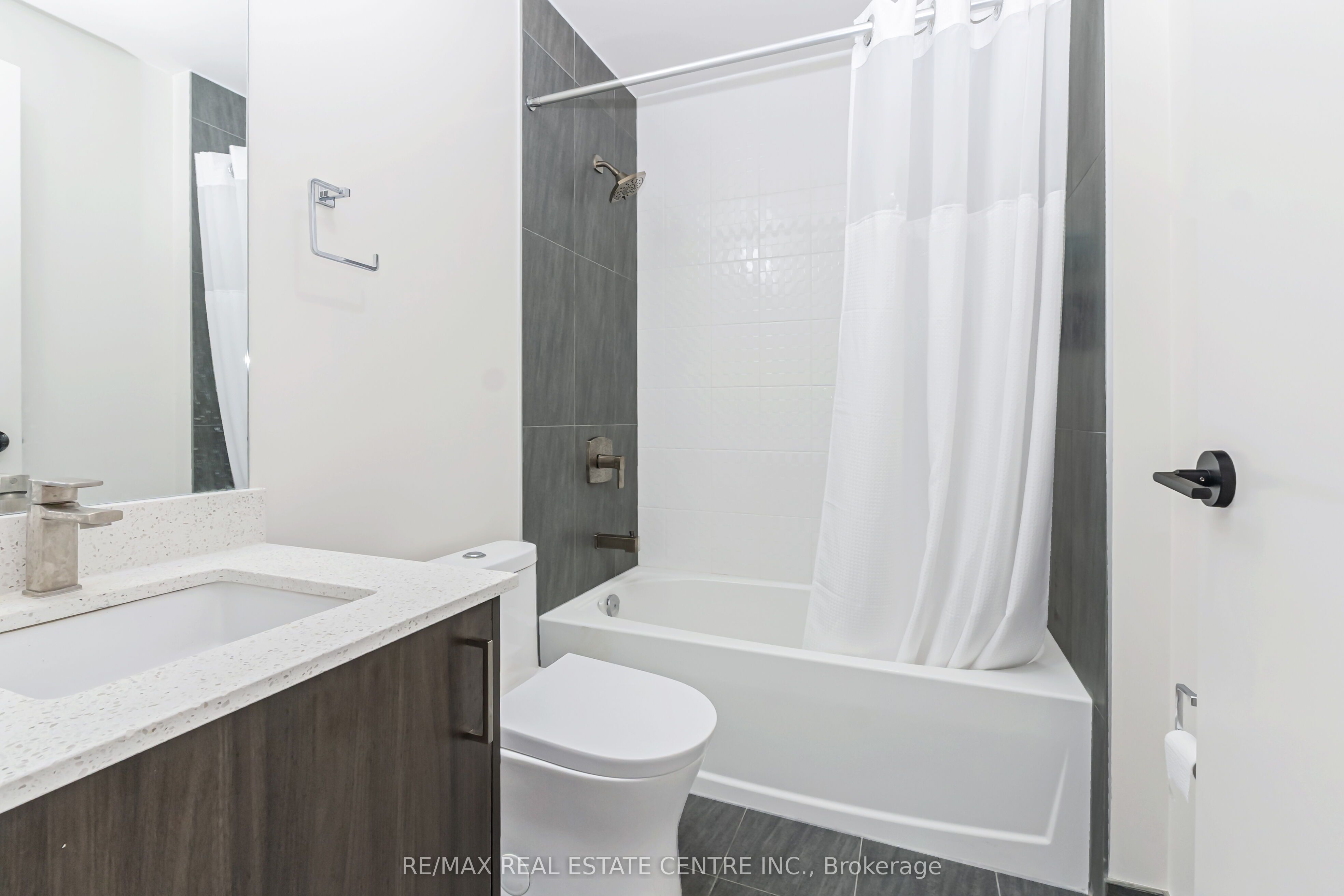 8010 Derry Road 1402 Property Photo 31