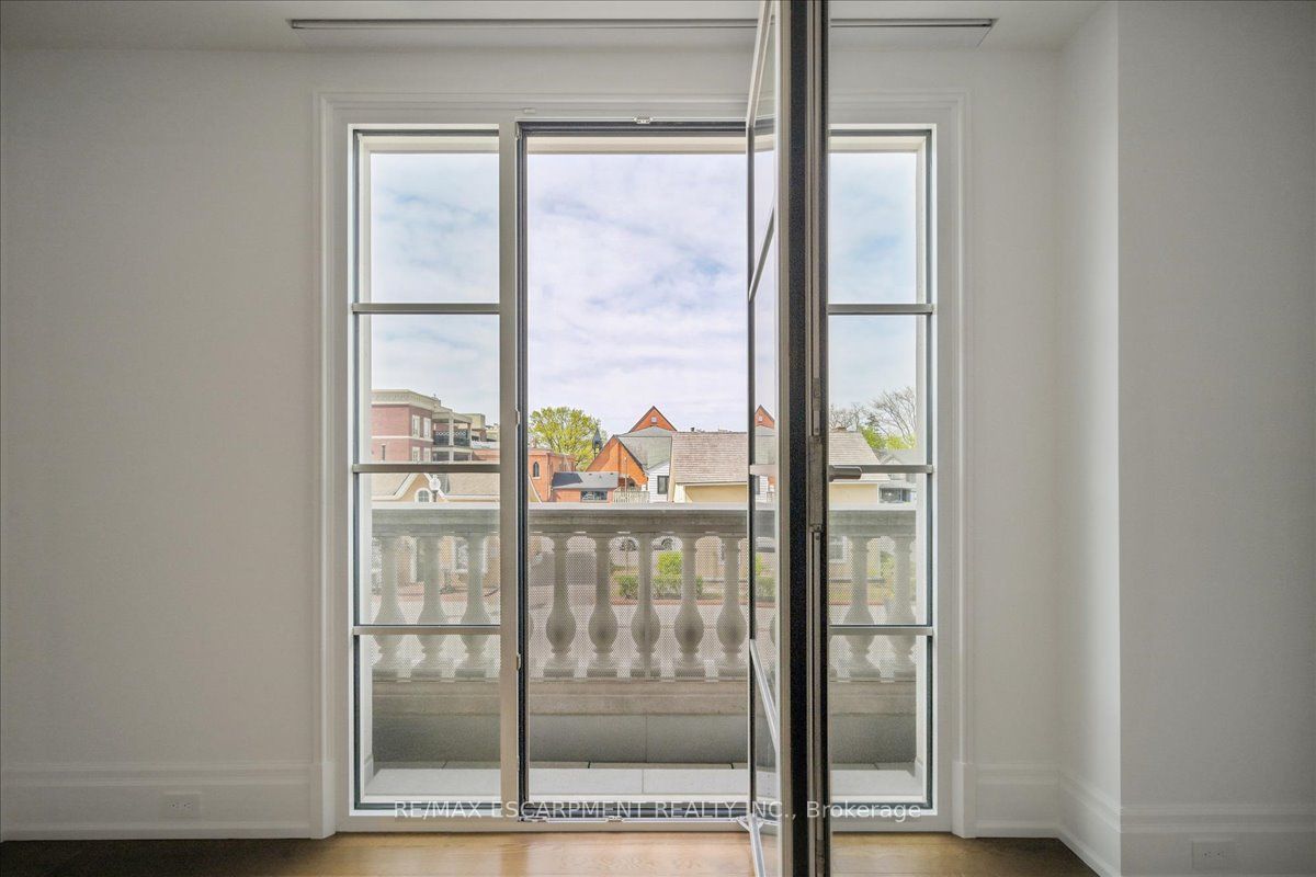 300 Randall Street 211 Property Photo 6