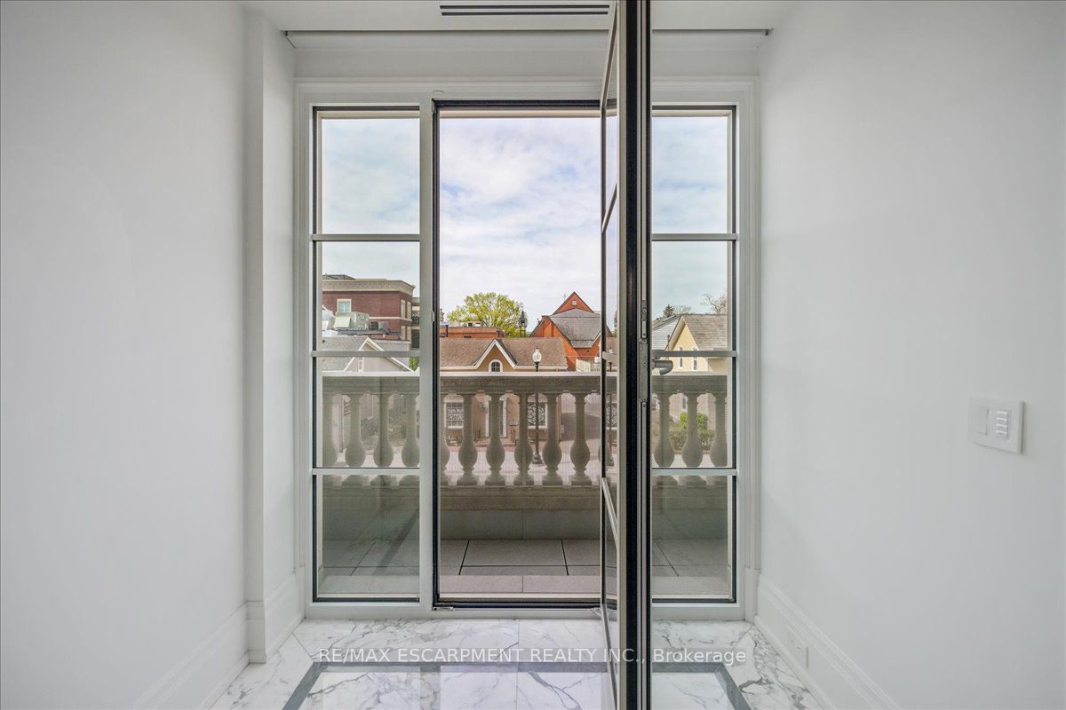 300 Randall Street 211 Property Photo 11