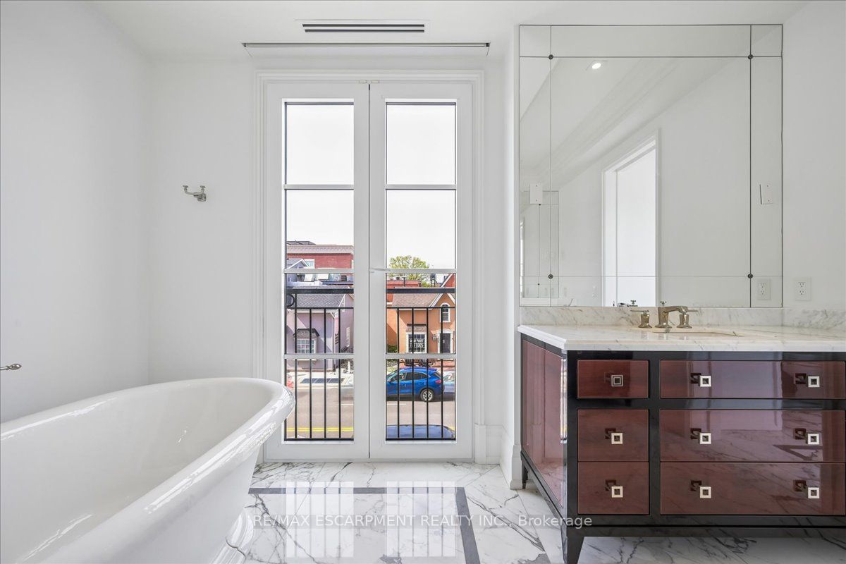 300 Randall Street 211 Property Photo 16