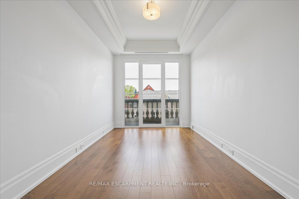 300 Randall Street 211 Property Photo 19