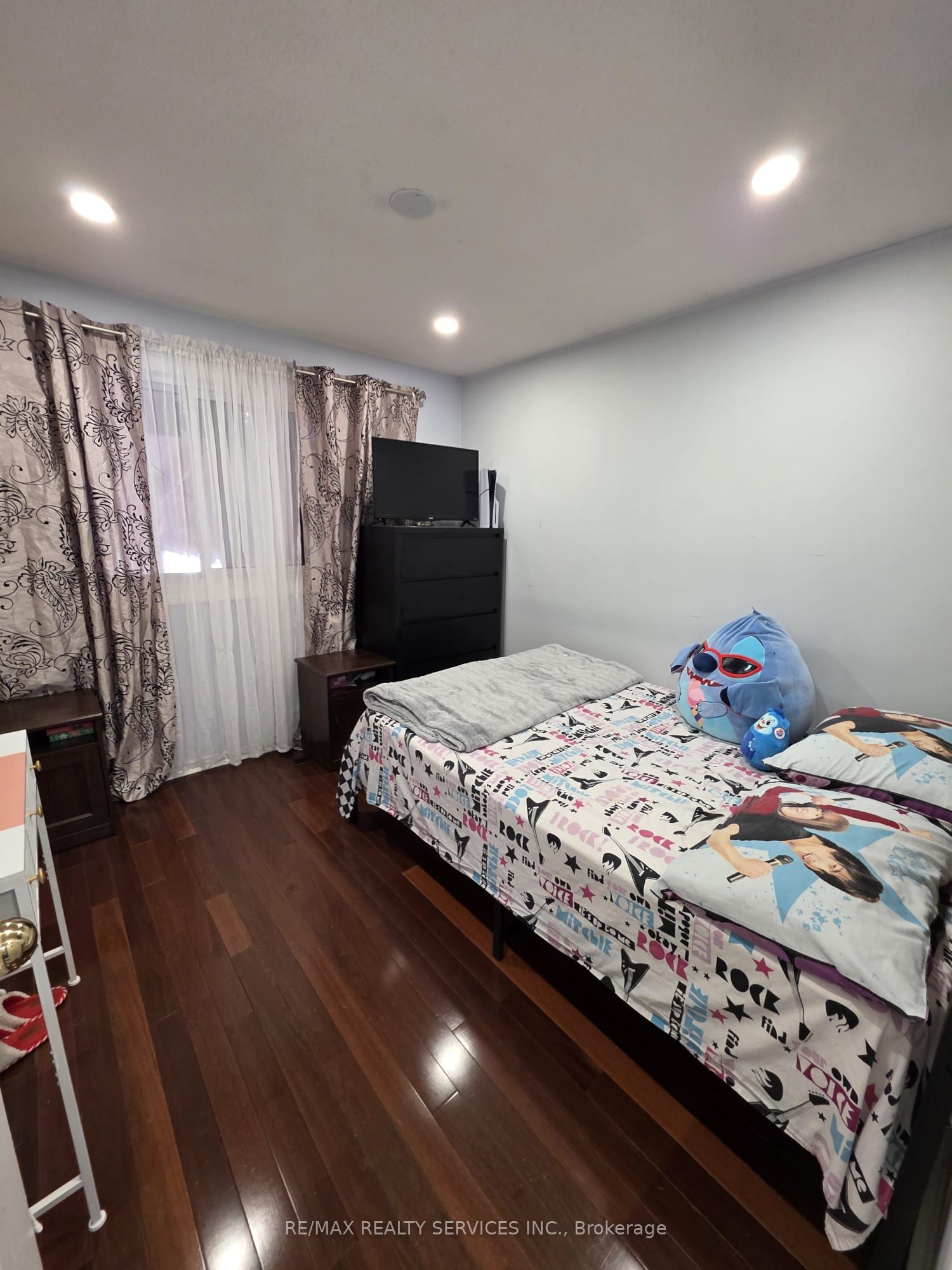 24 Kindle Court Property Photo 11