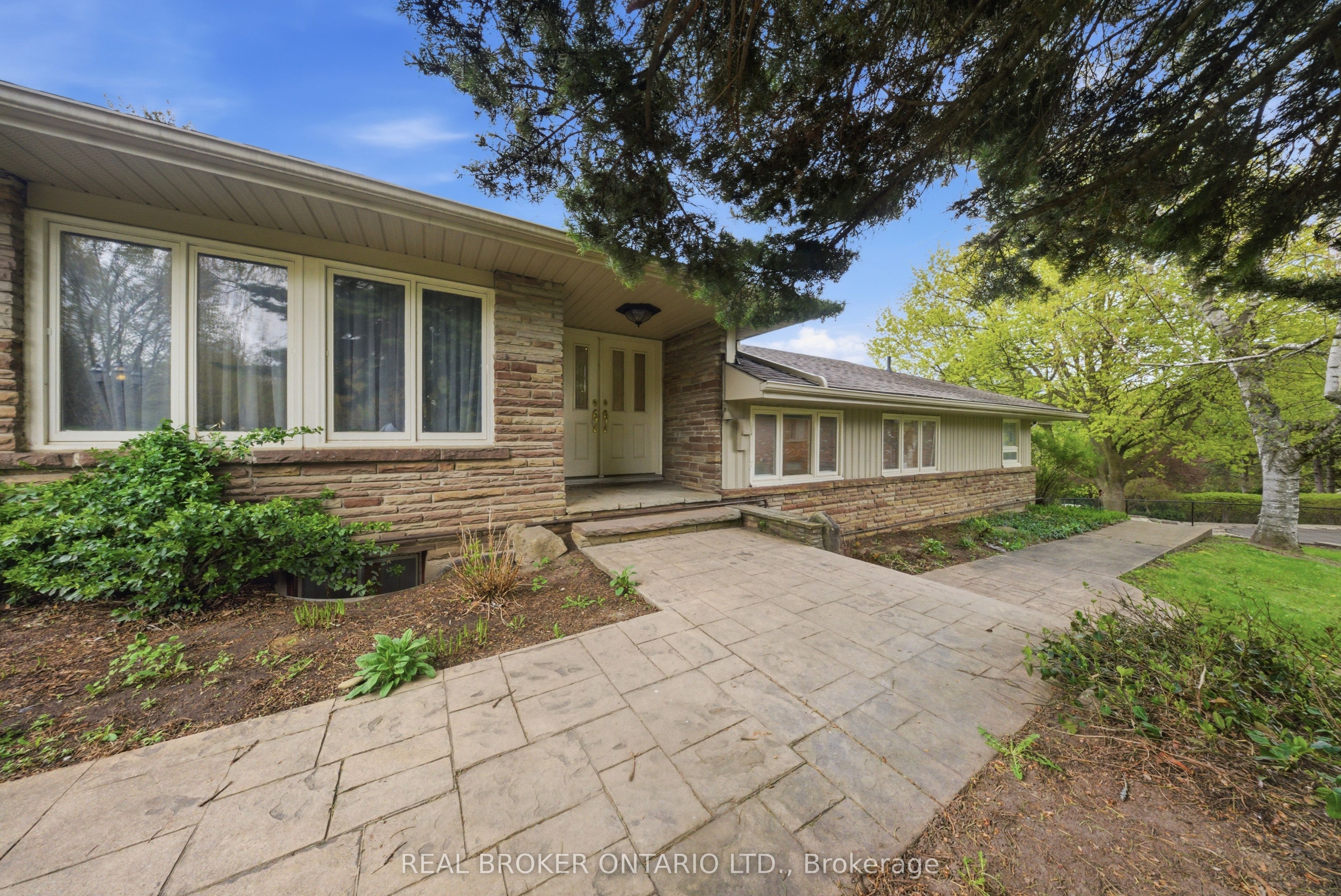 529 Conservation Drive Property Photo 1