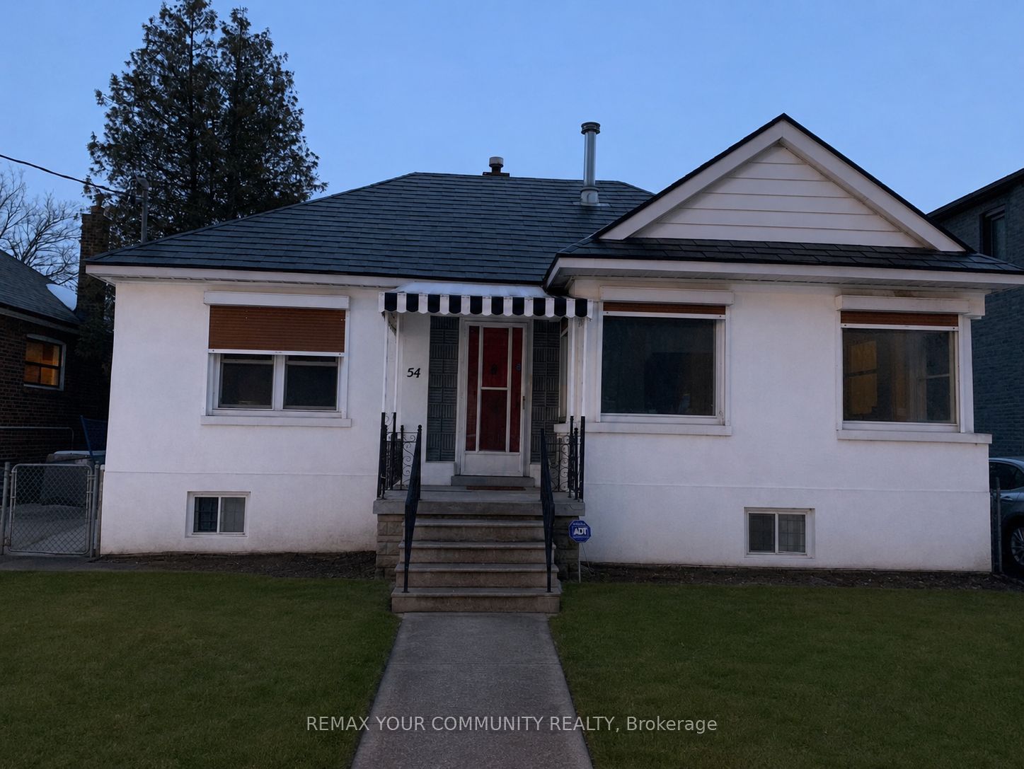 54 Ash Crescent Property Photo 1