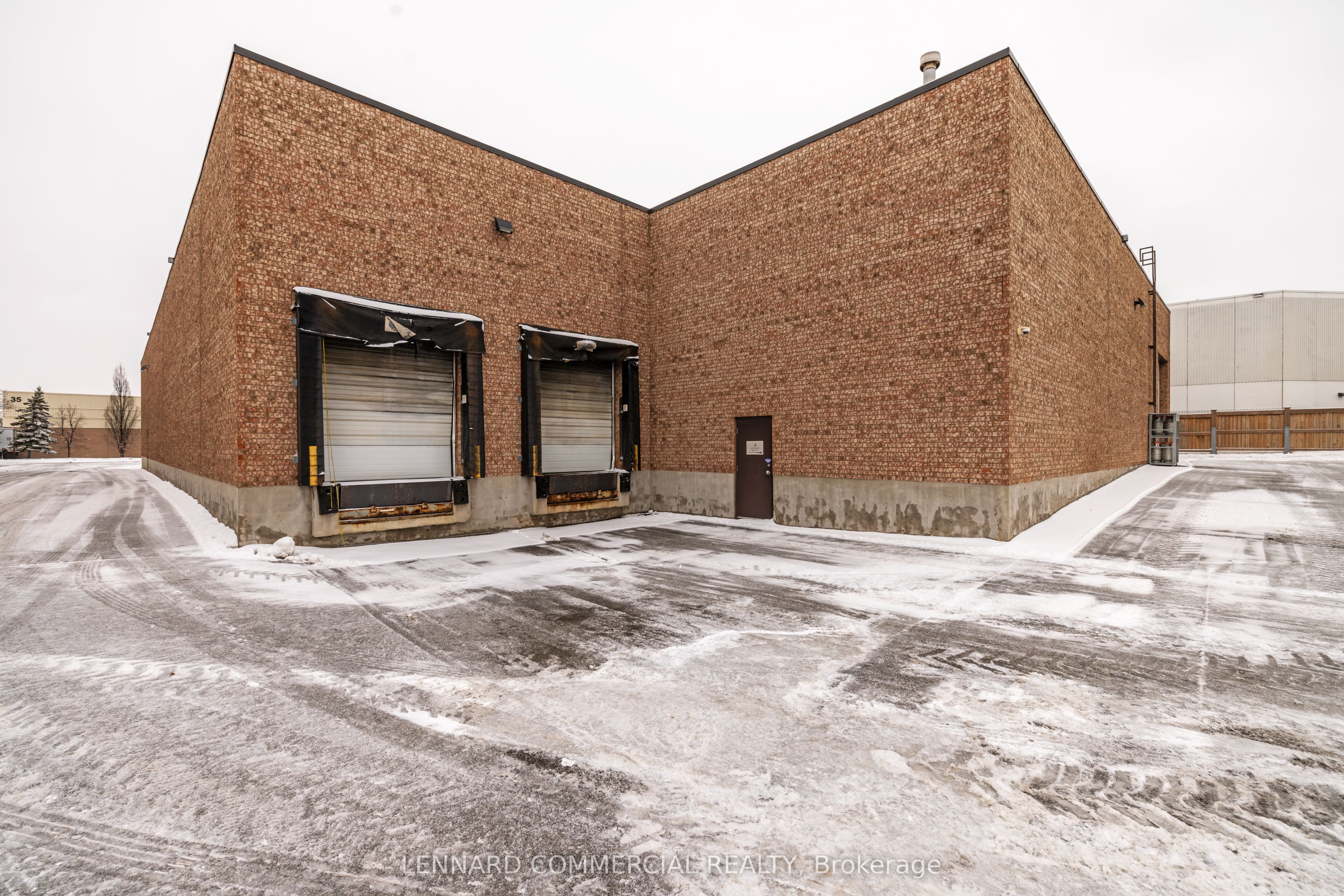18 Hedgedale Road Property Photo 7