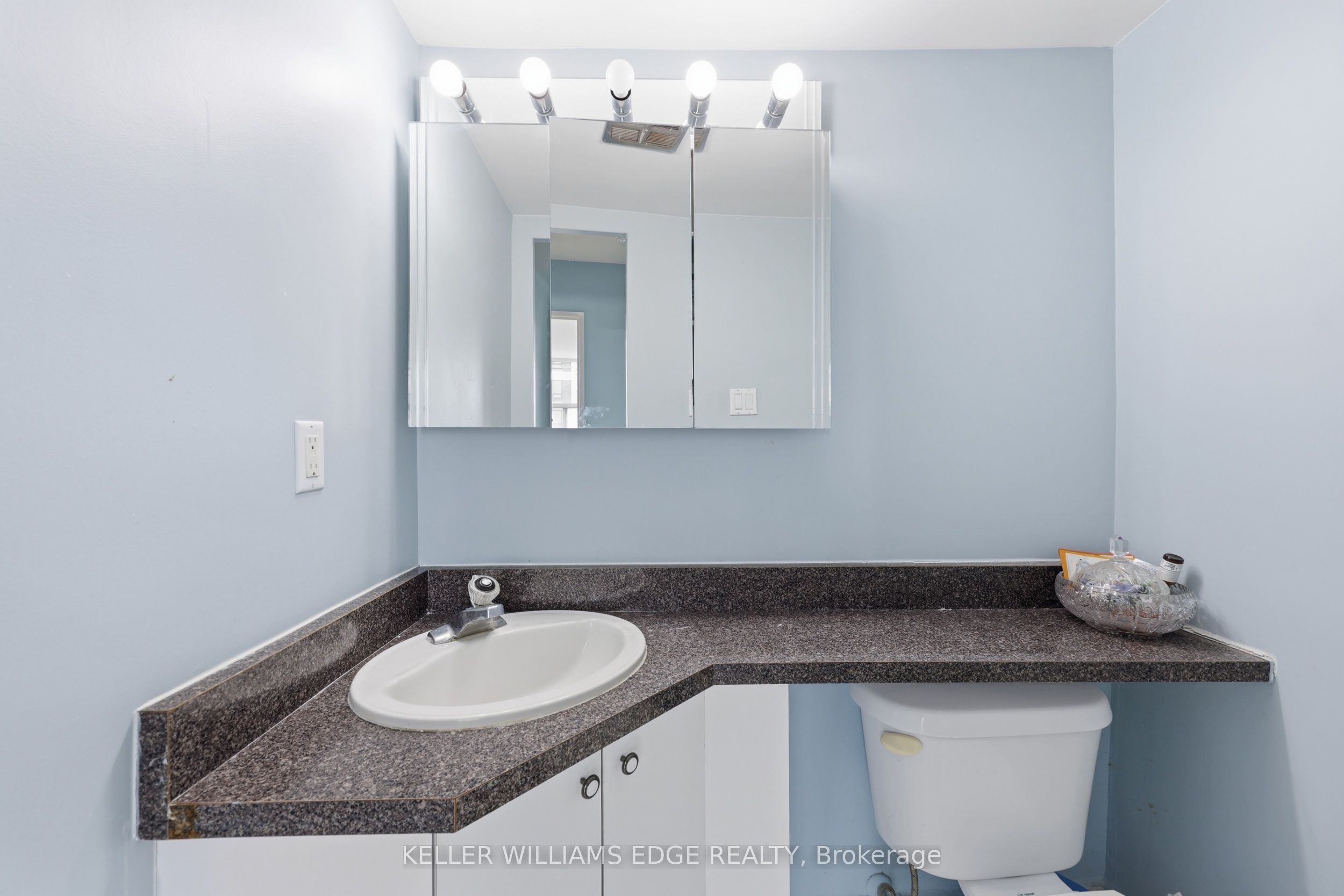 2345 Confederation Parkway 703 Property Photo 26