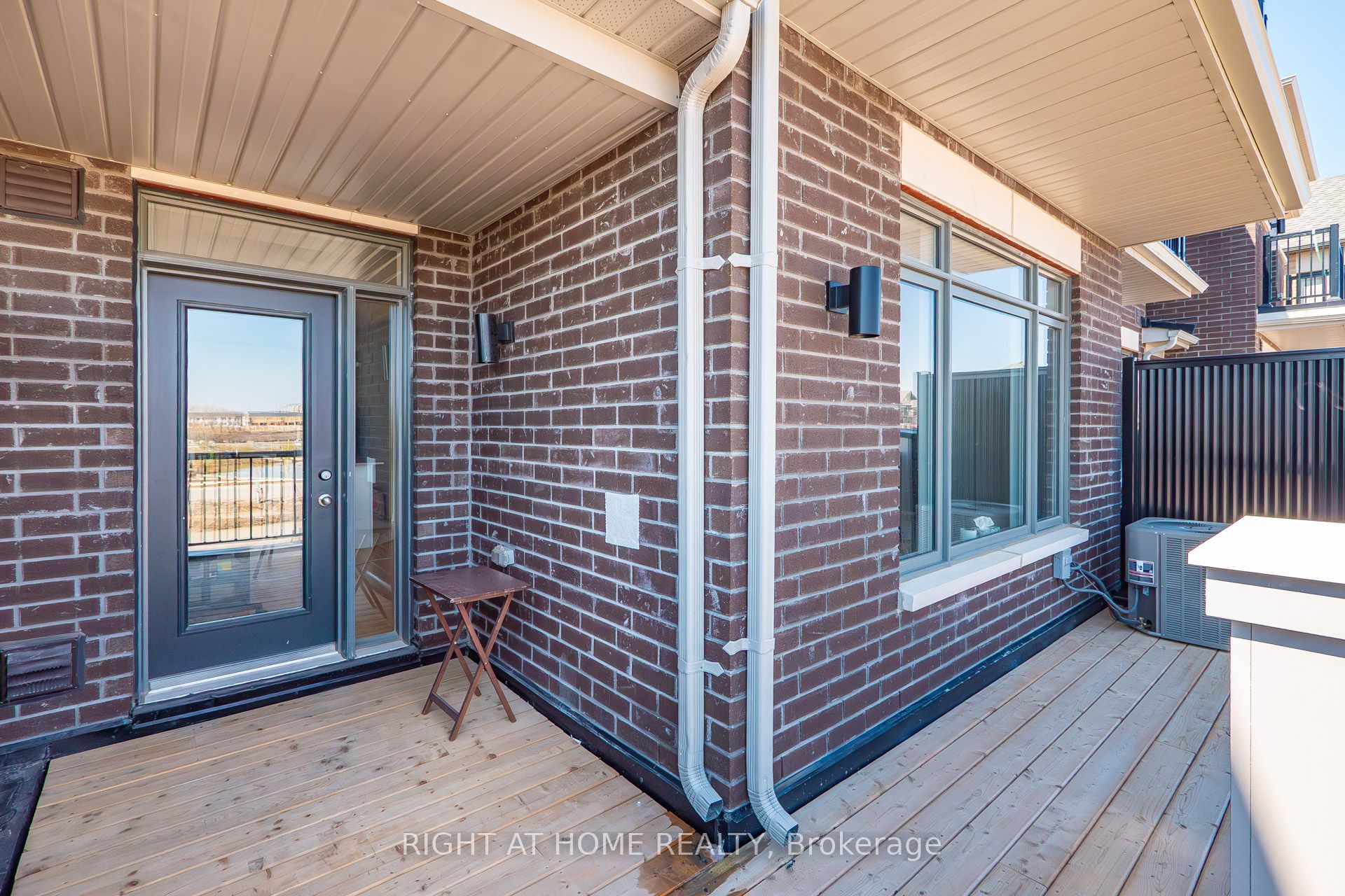 24 Monreau Drive Property Photo 8