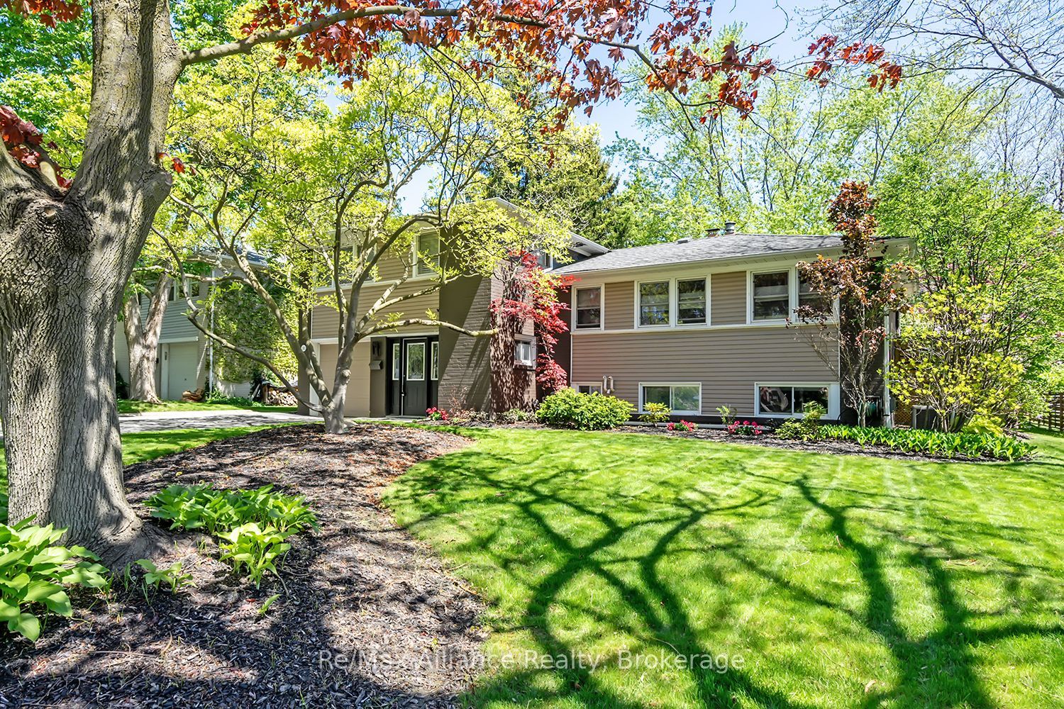 183 Westminster Drive Property Photo 3