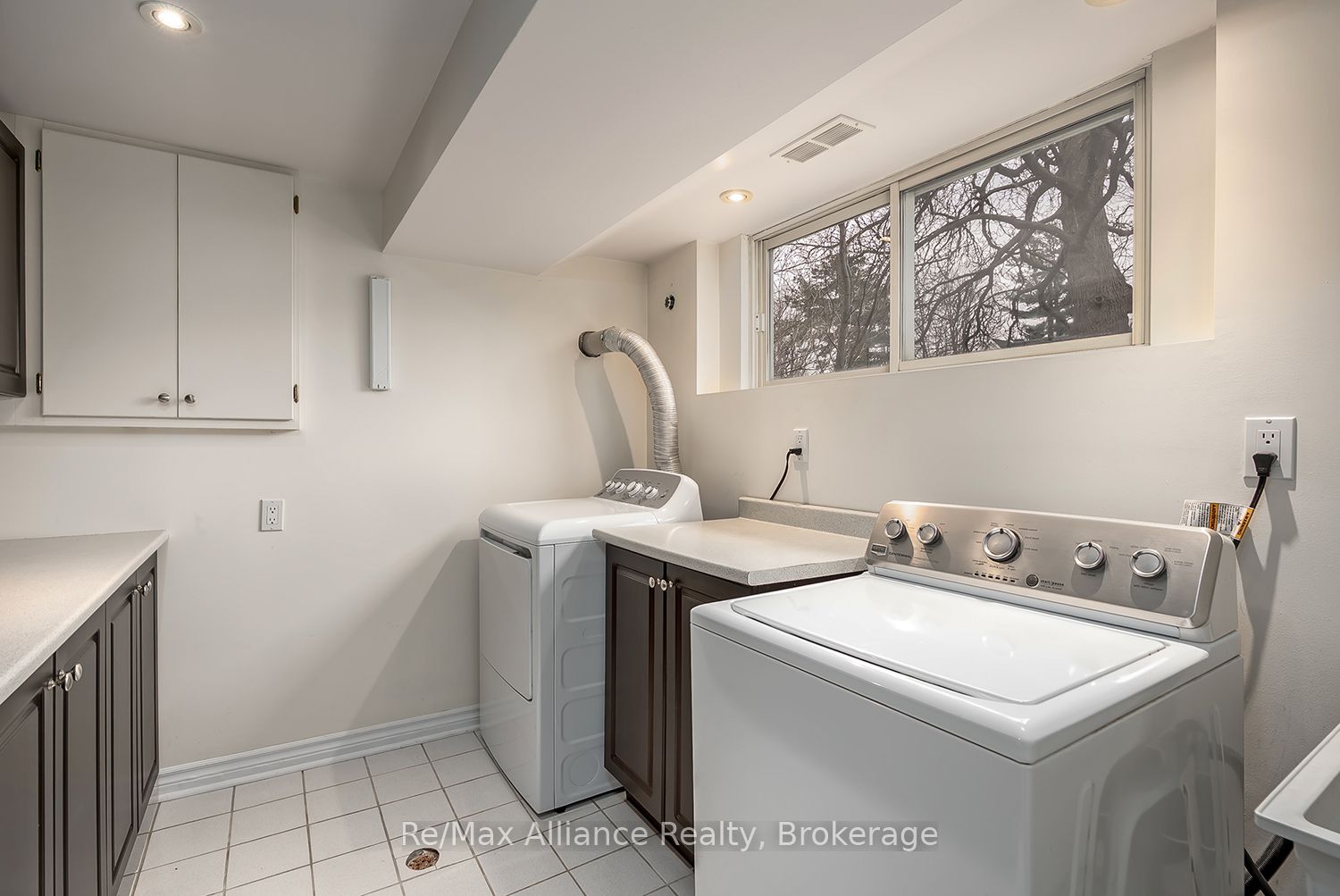 183 Westminster Drive Property Photo 32