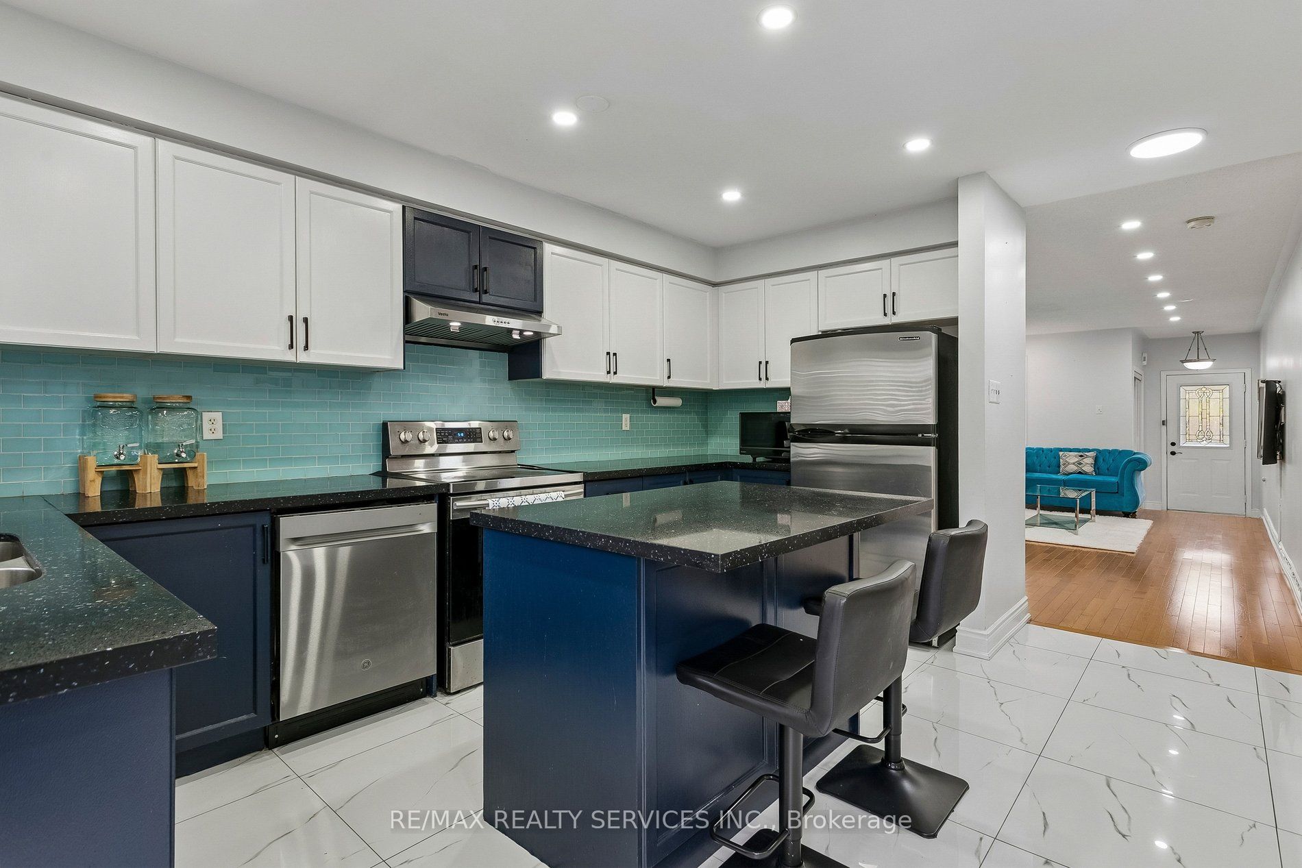 276 Fitzgerald Crescent Property Photo 8
