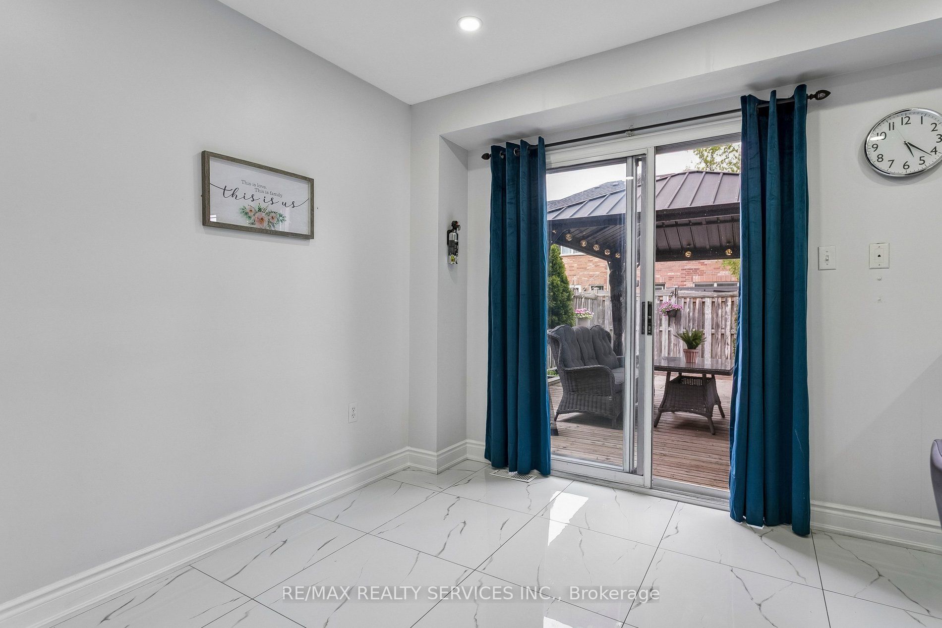 276 Fitzgerald Crescent Property Photo 10
