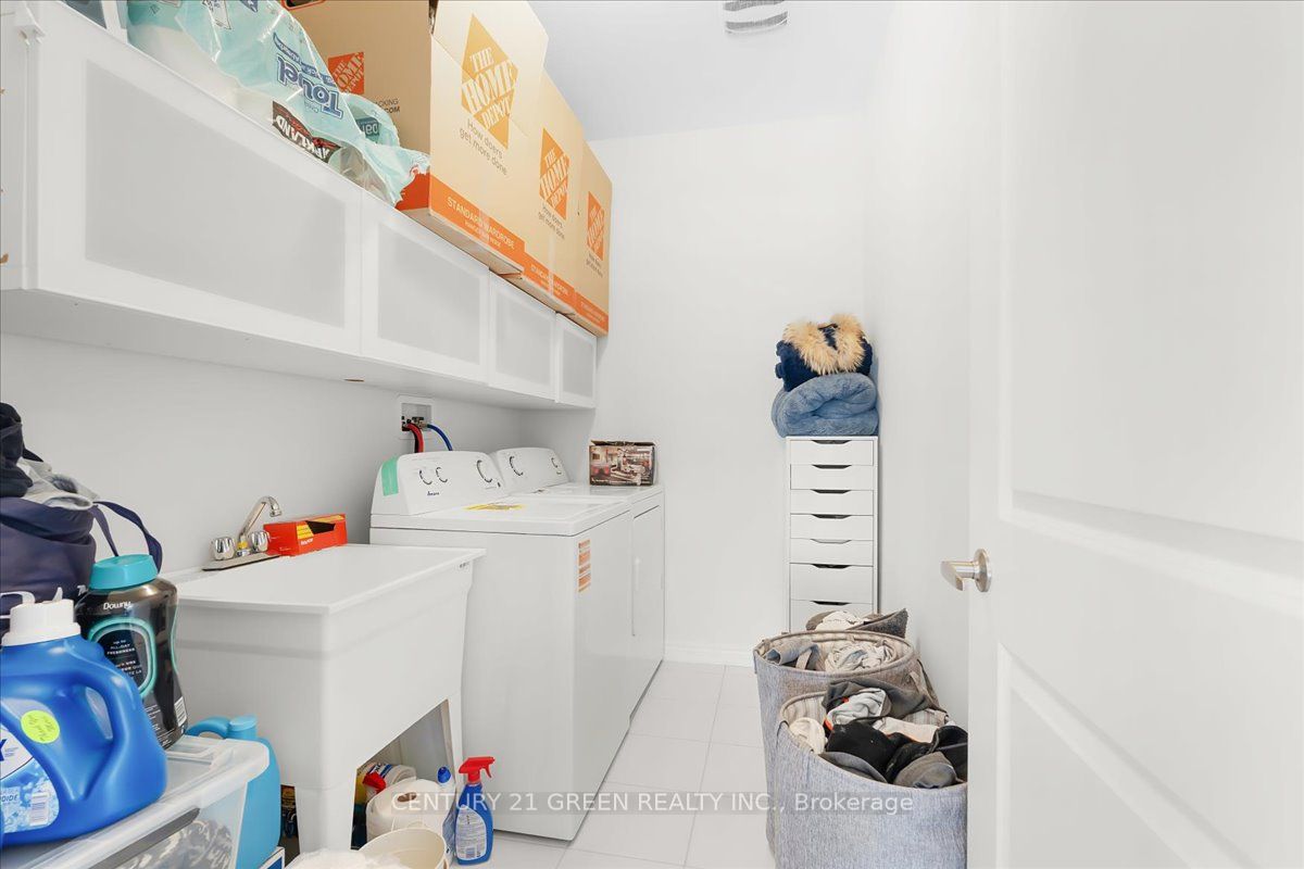 384 Kennedy Circle W Property Photo 27