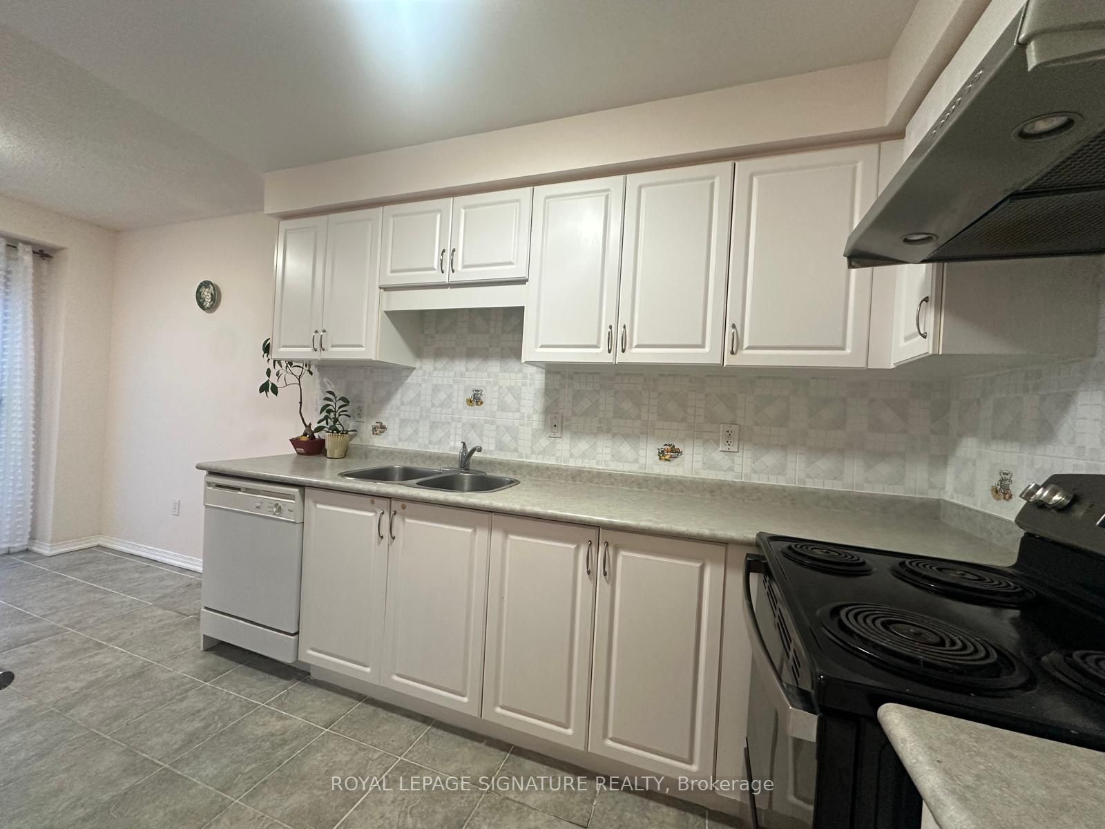 28 Pompano Place Property Photo 9