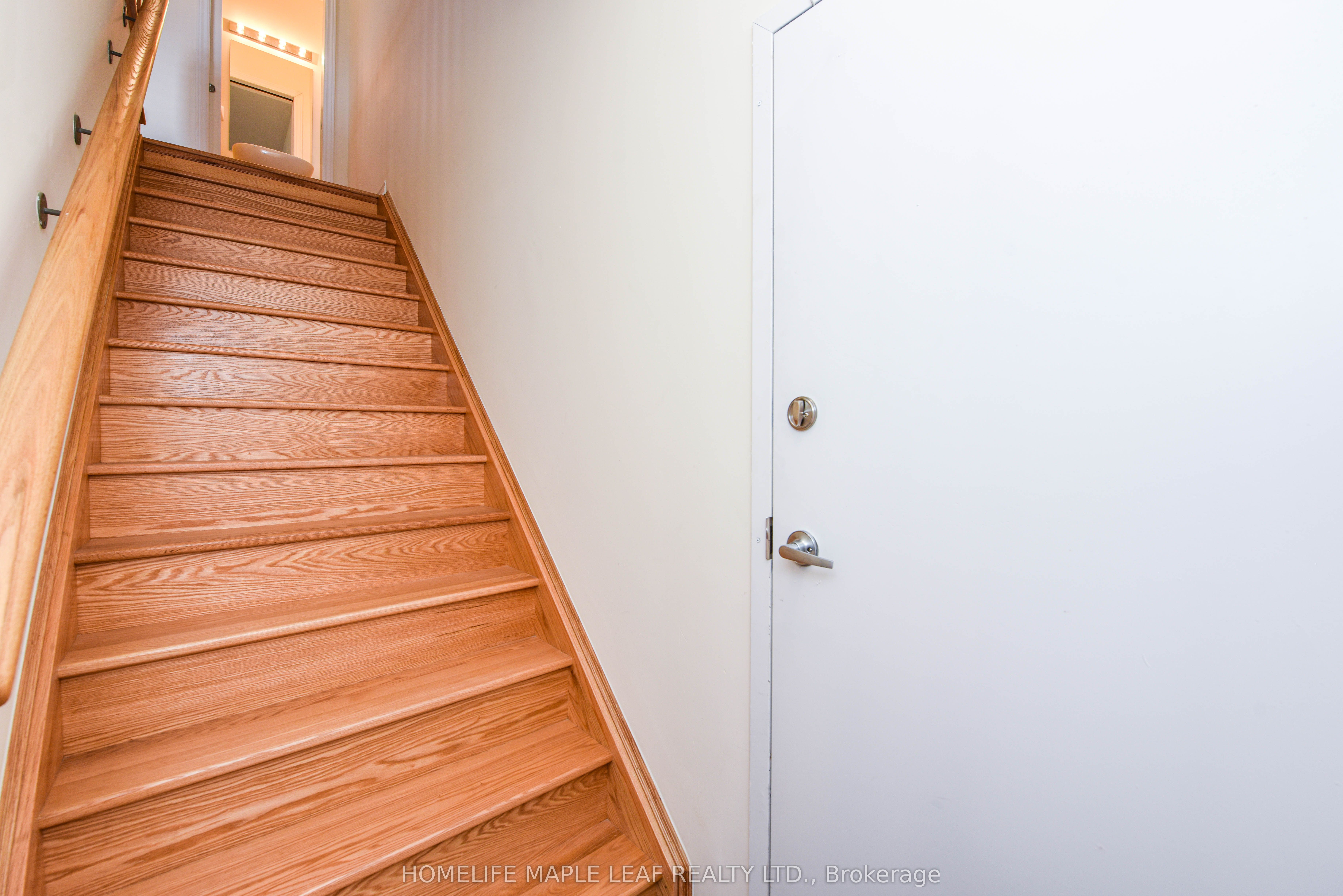 30 Halliford Place 206 Property Photo 5