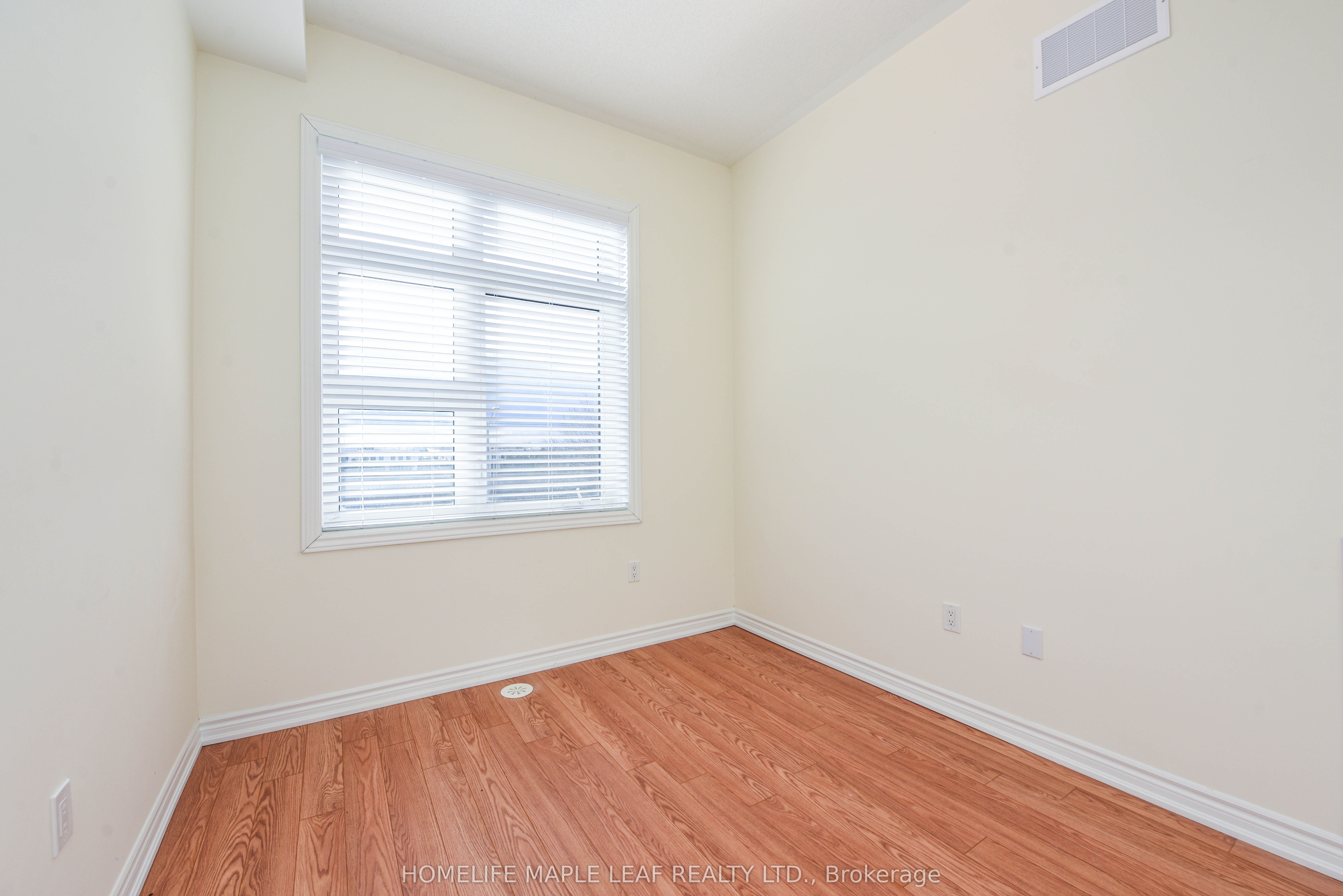 30 Halliford Place 206 Property Photo 27