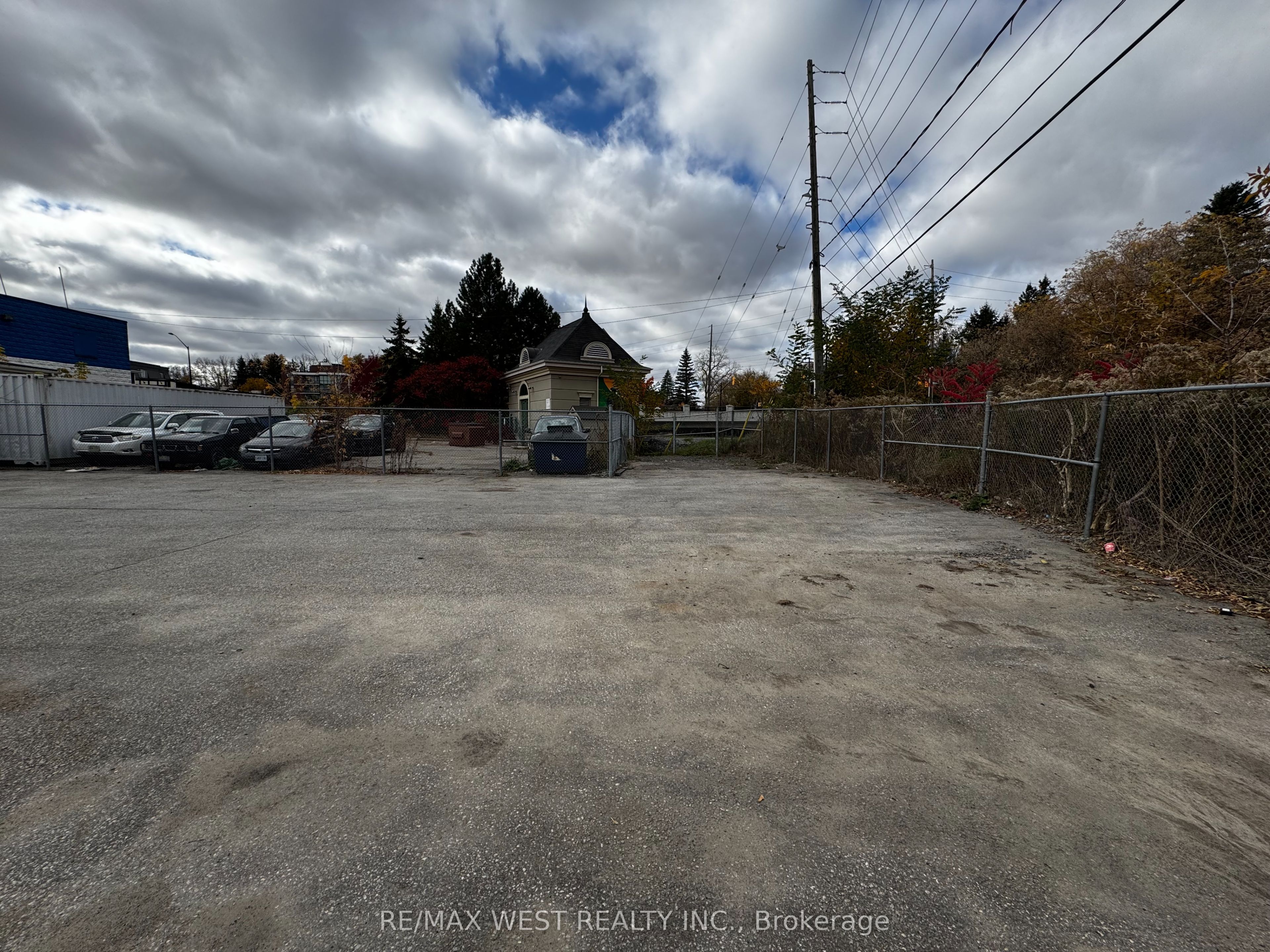 15 Mill Street N Property Photo 4