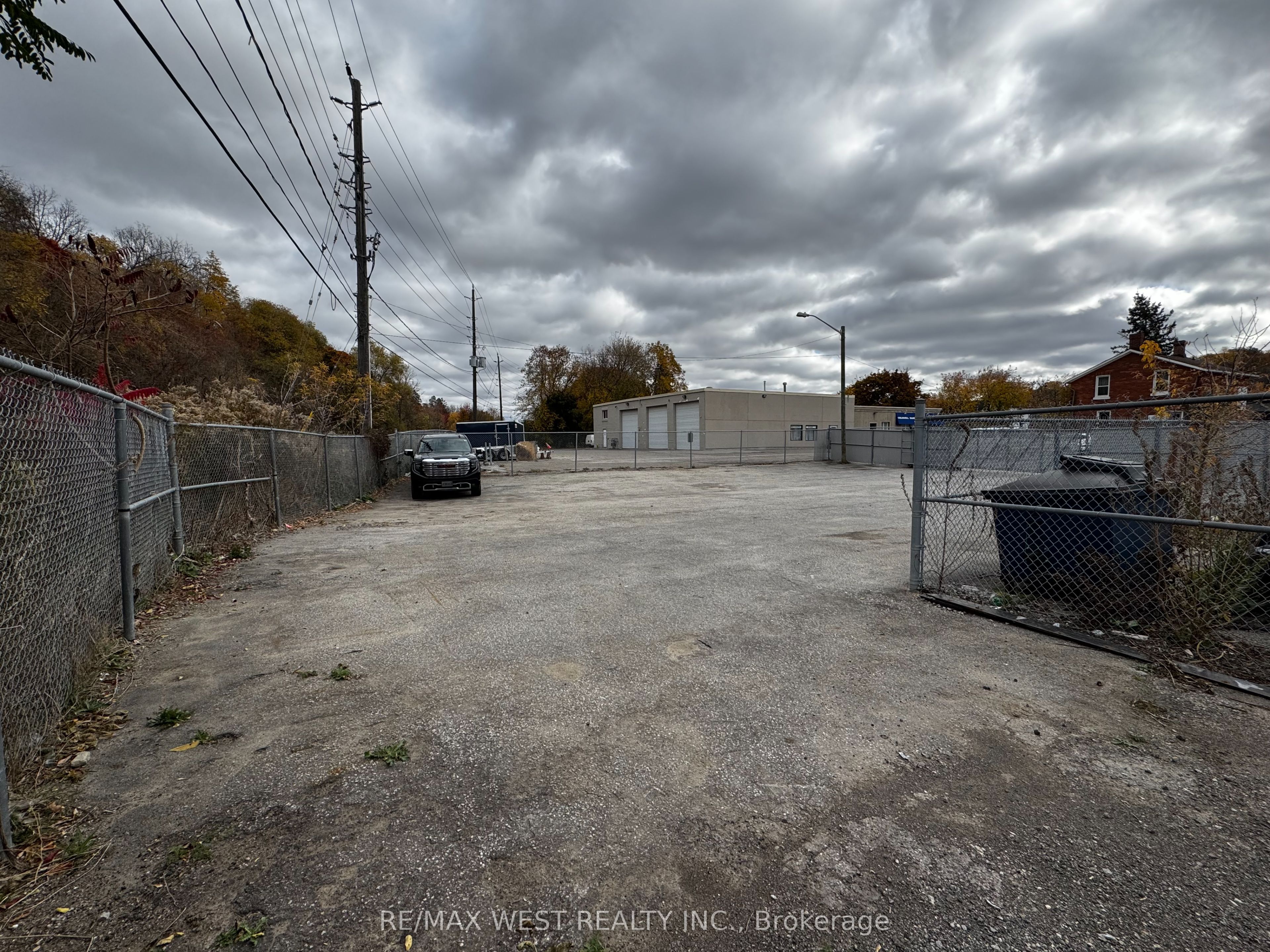 15 Mill Street N Property Photo 5