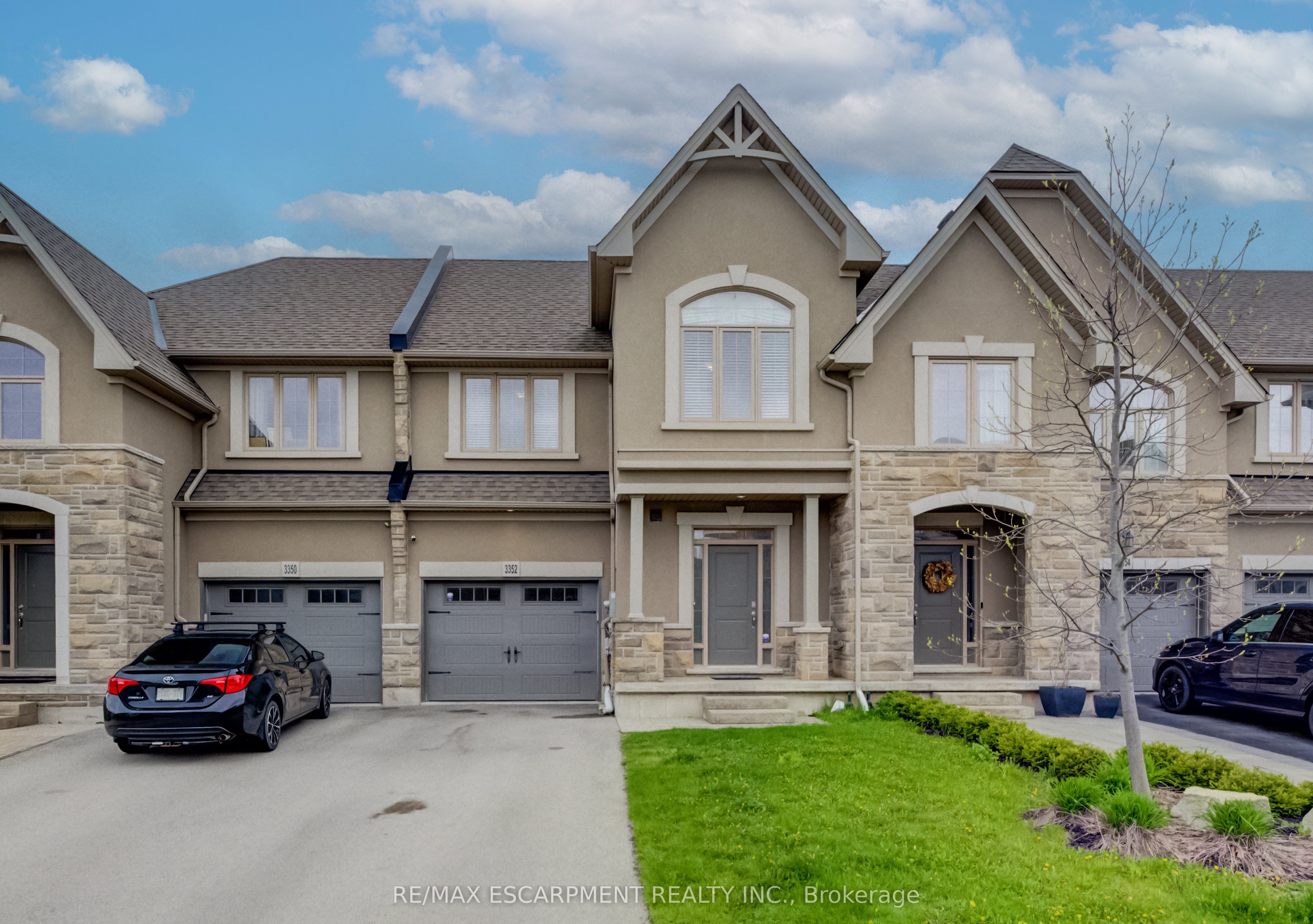 3352 Stalybridge Drive Property Photo 1