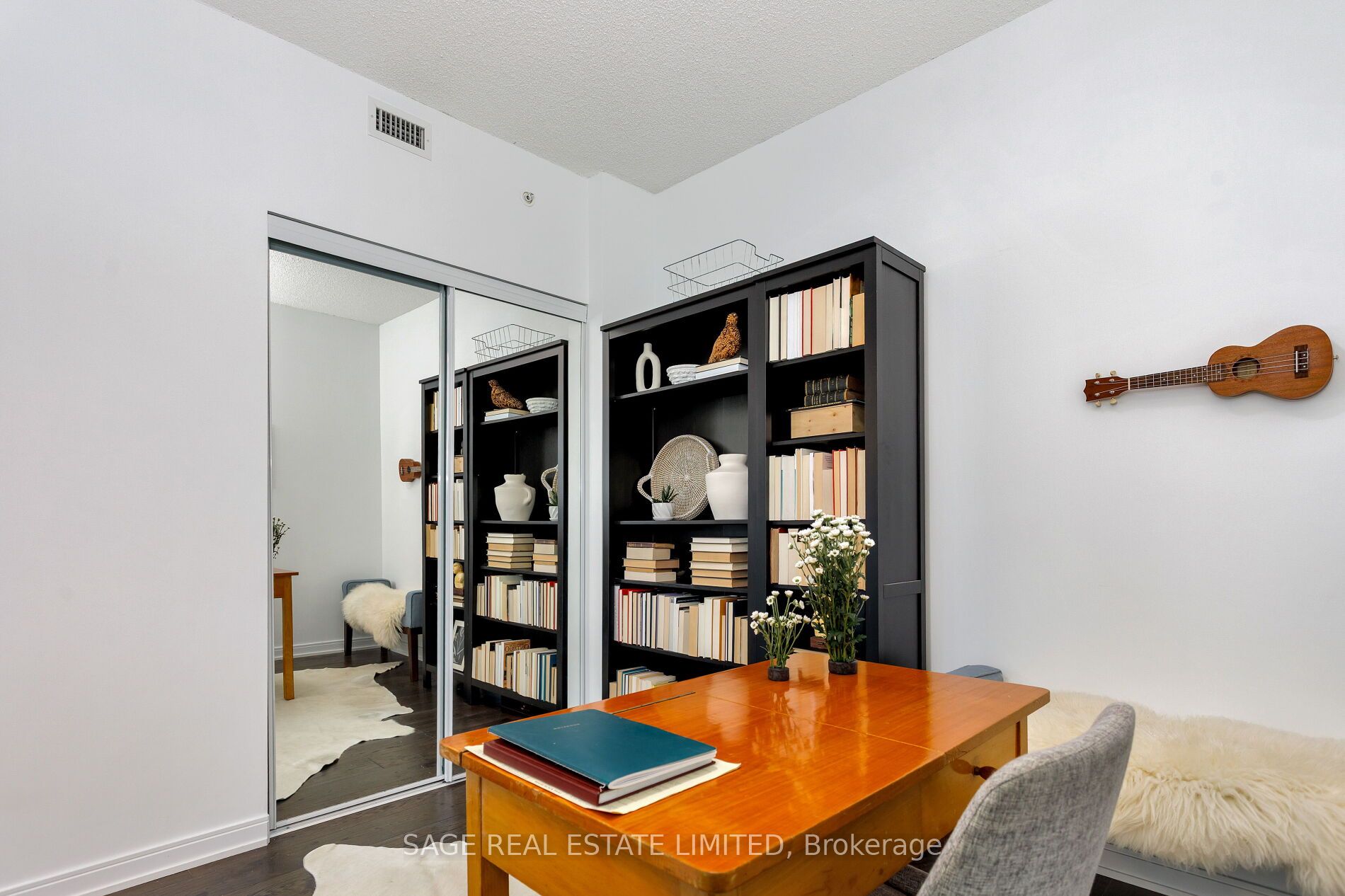 760 The Queensway 401 Property Photo 17